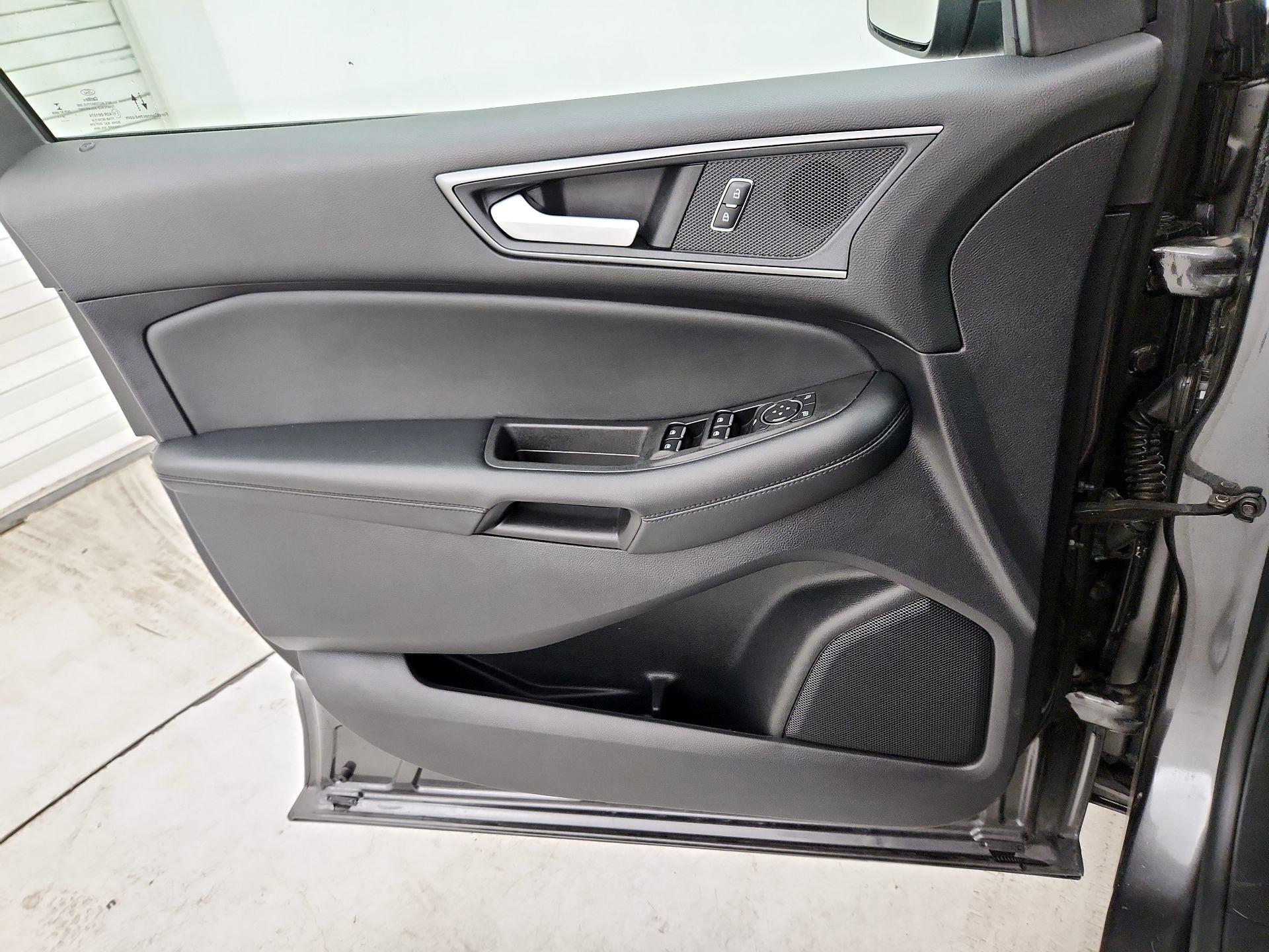 Thumbnail: 2020 Ford Edge - 12