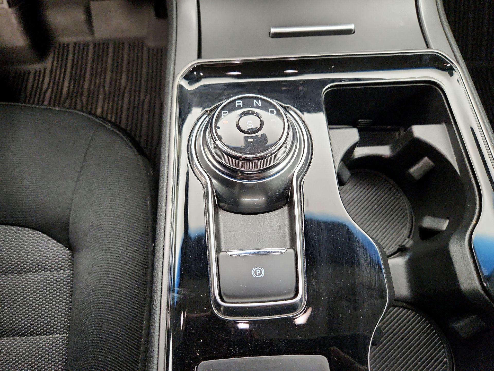 Thumbnail: 2020 Ford Edge - 17