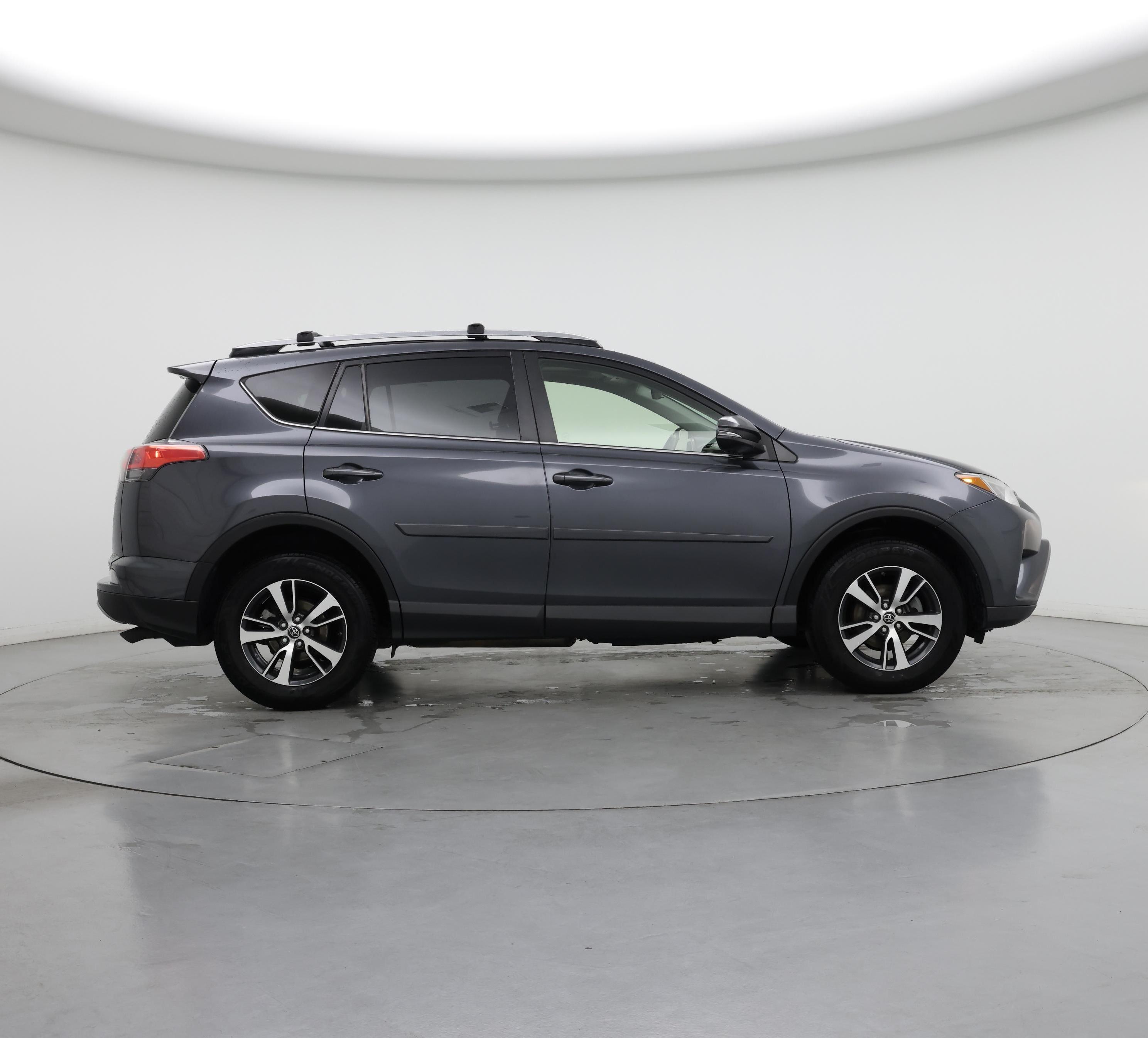 Thumbnail: 2017 Toyota RAV4 - 7
