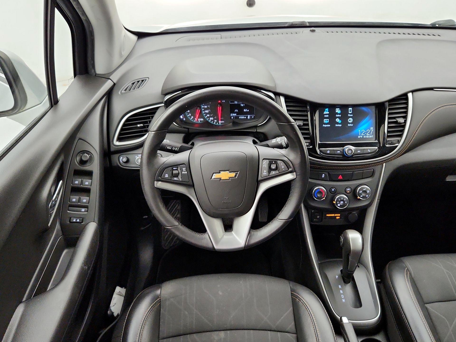 Thumbnail: 2017 Chevrolet Trax - 10