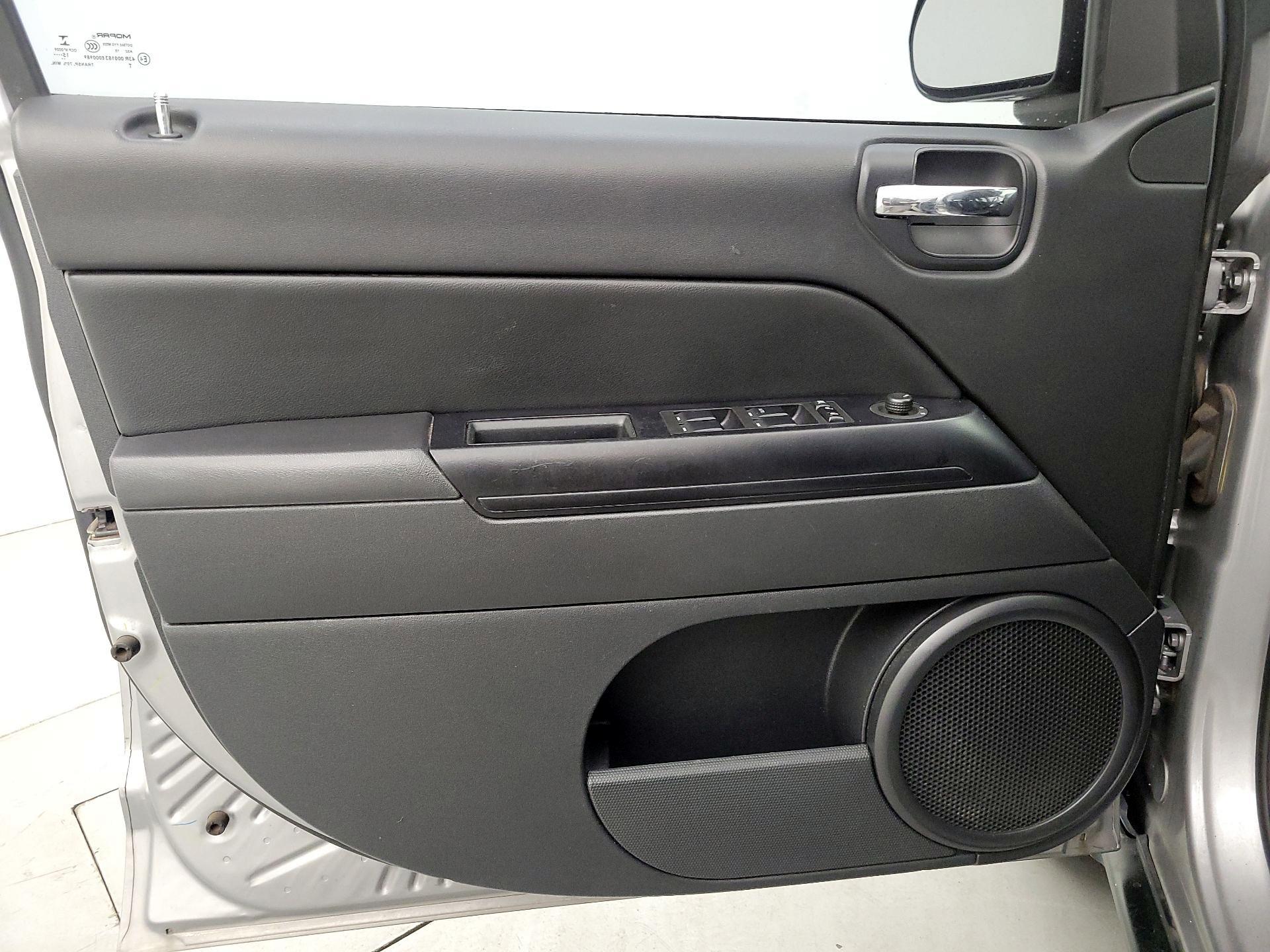 Thumbnail: 2016 Jeep Compass - 12