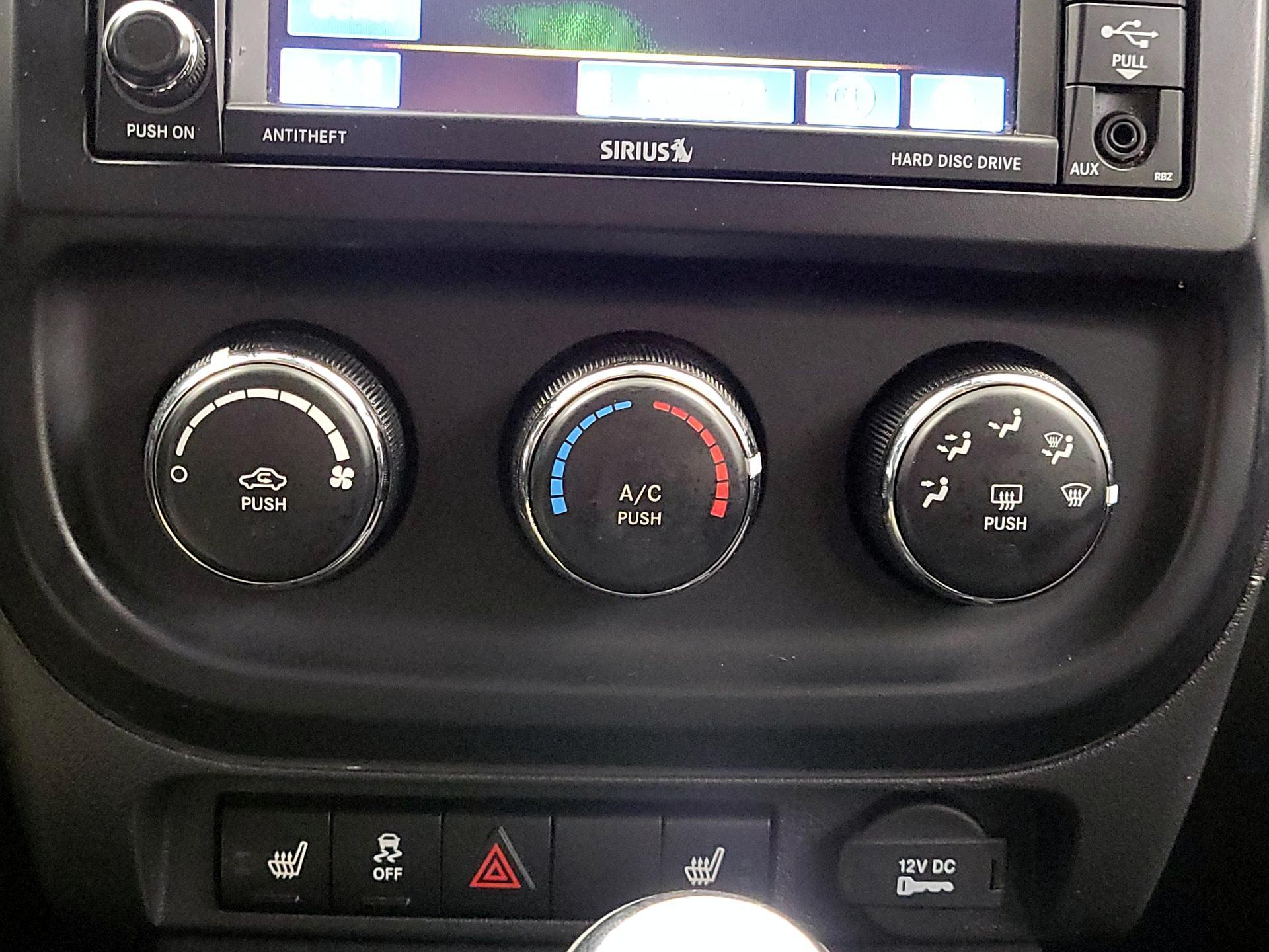 Thumbnail: 2016 Jeep Compass - 15