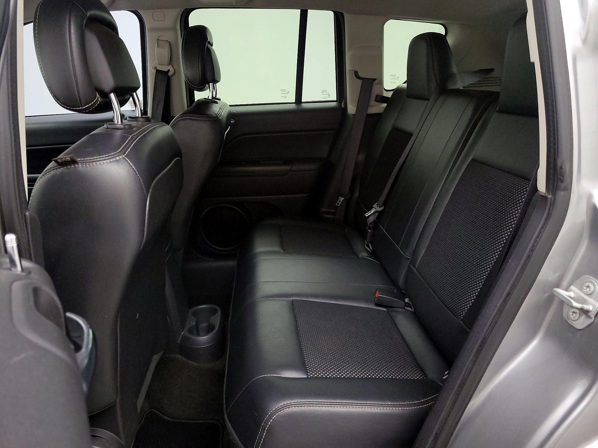 Thumbnail: 2016 Jeep Compass - 18