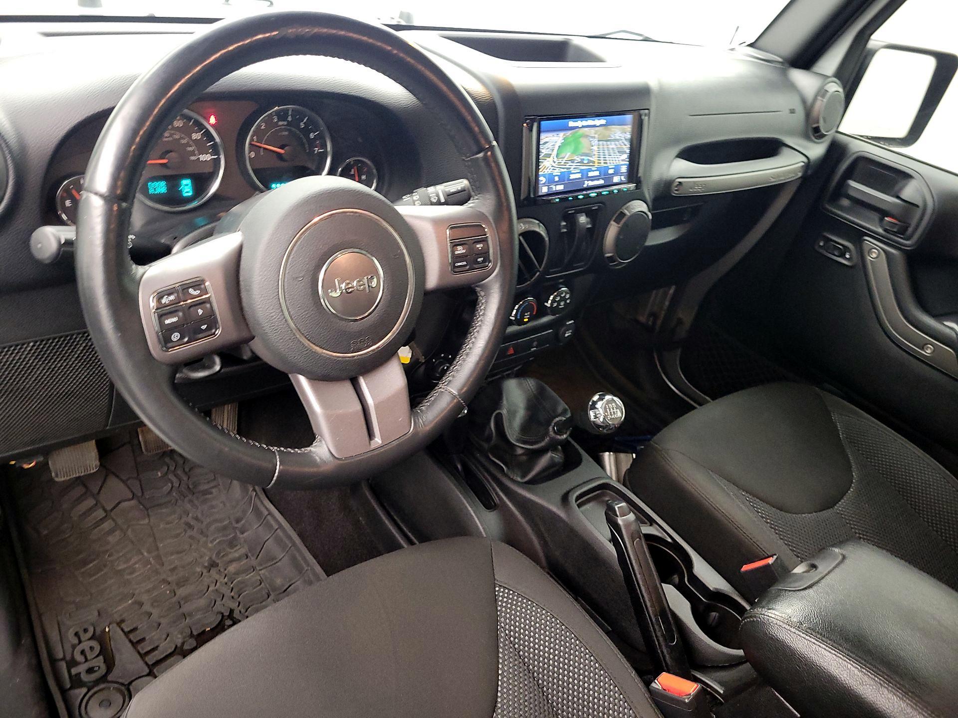 Thumbnail: 2016 Jeep Wrangler - 9