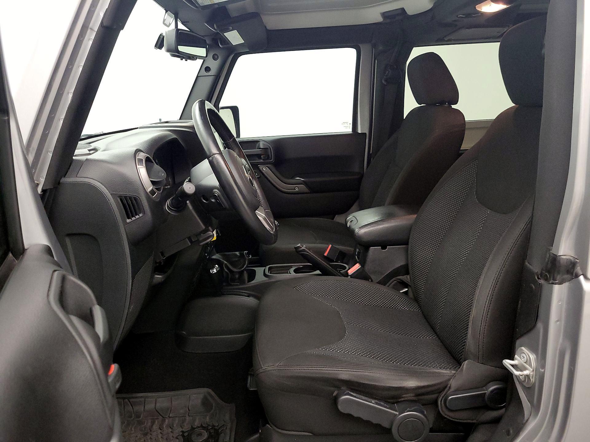 Thumbnail: 2016 Jeep Wrangler - 11