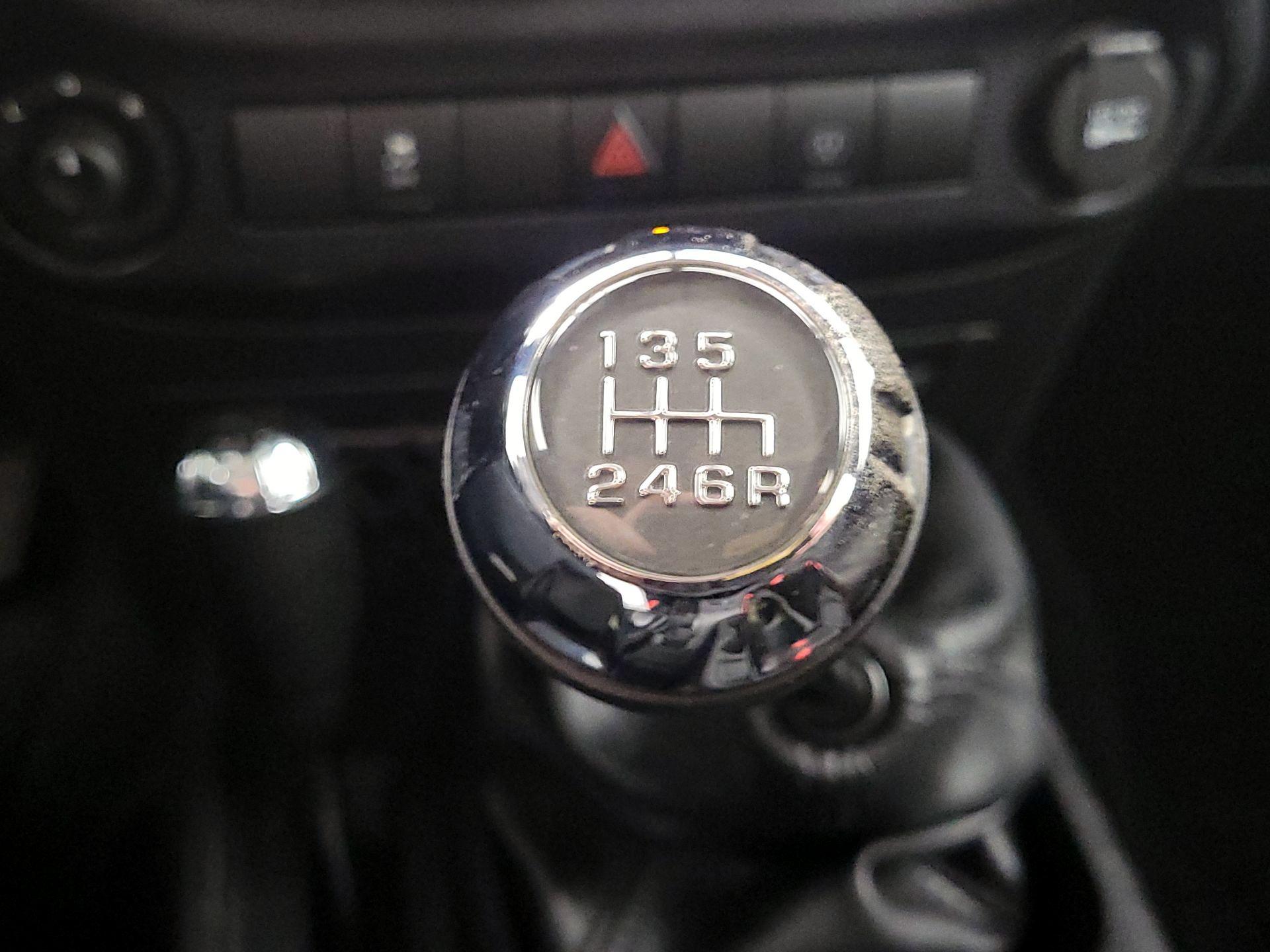 Thumbnail: 2016 Jeep Wrangler - 17