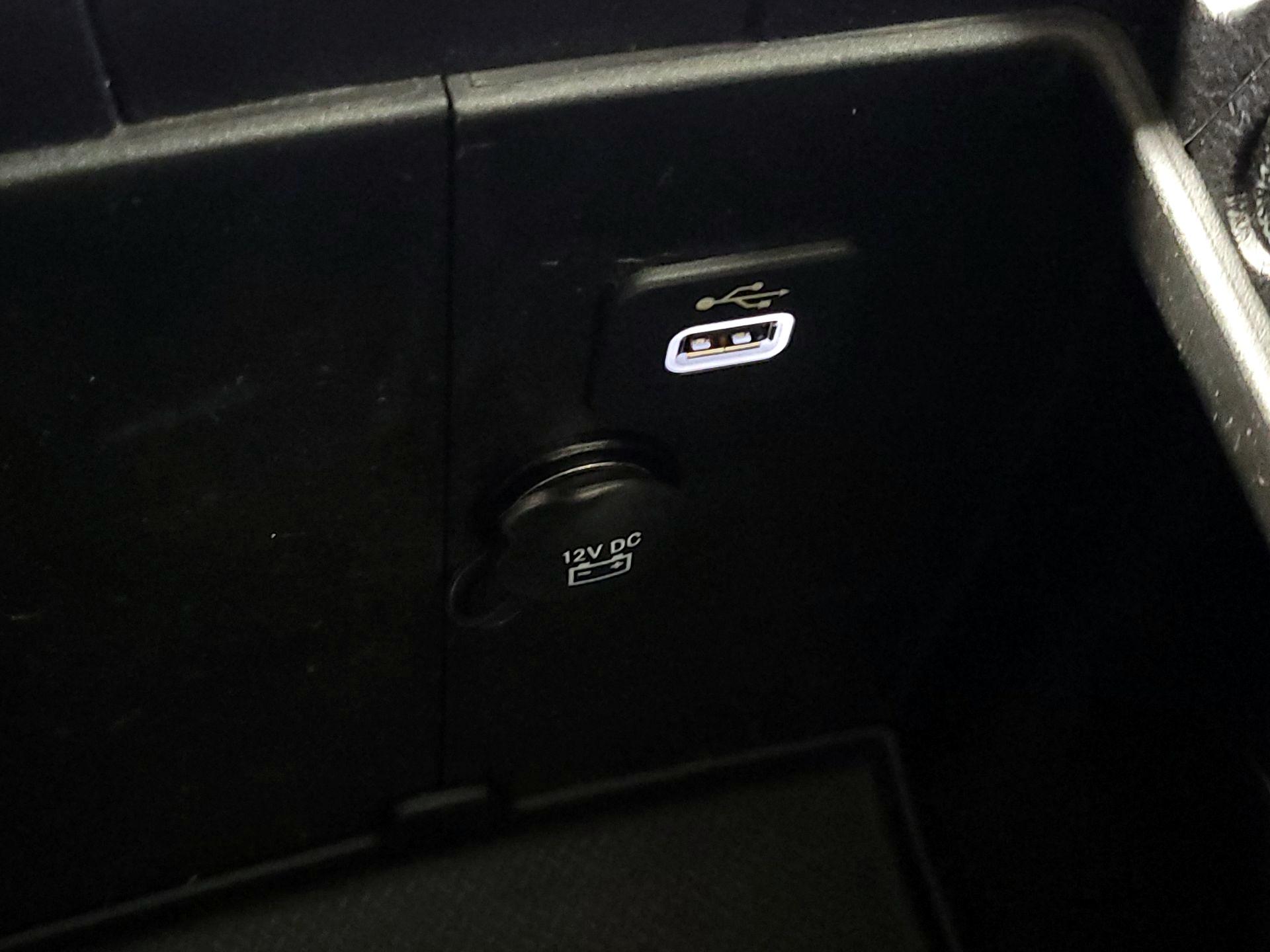 Thumbnail: 2016 Jeep Wrangler - 18