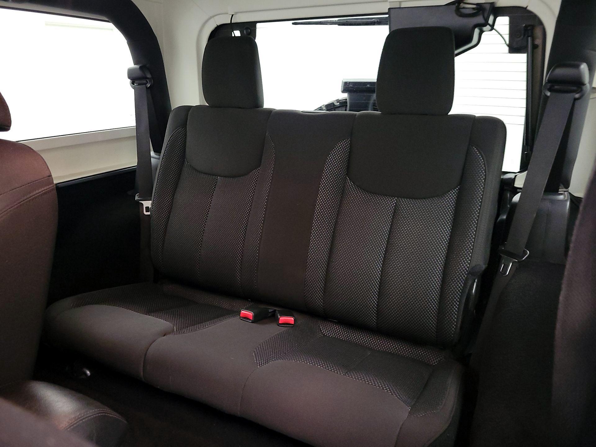 Thumbnail: 2016 Jeep Wrangler - 19