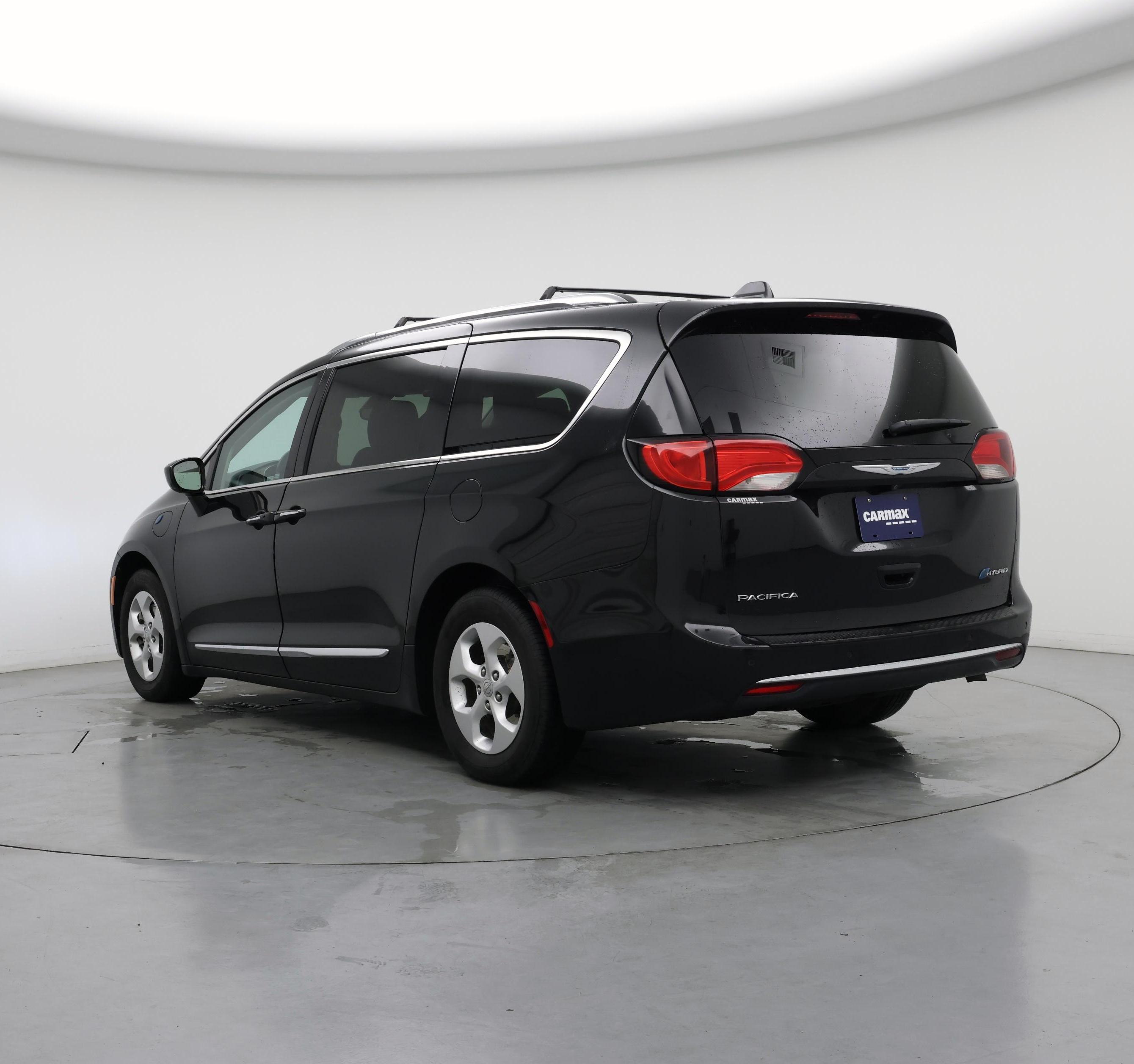 Thumbnail: 2018 Chrysler Pacifica - 2