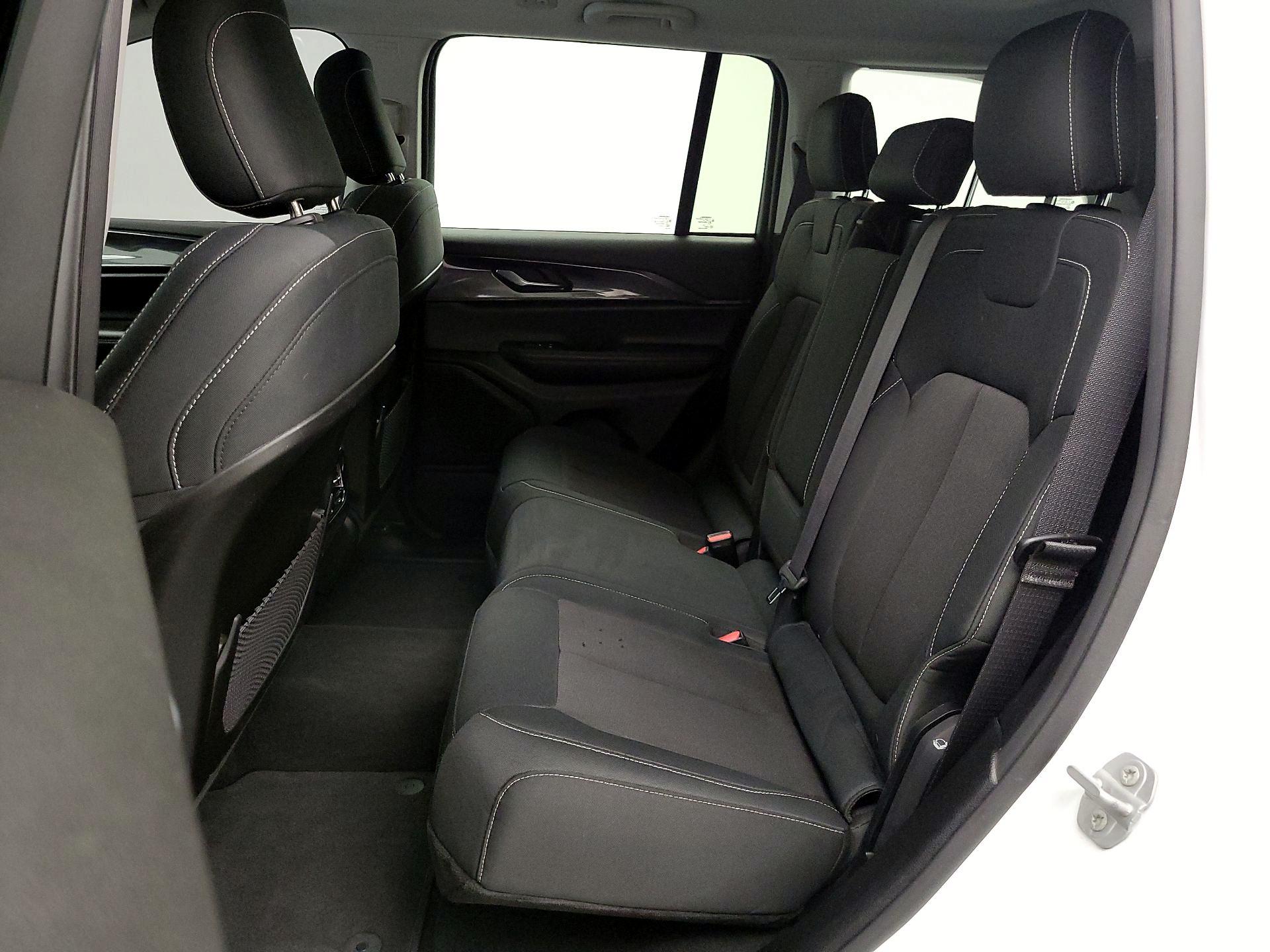 Thumbnail: 2023 Jeep Grand Cherokee - 19