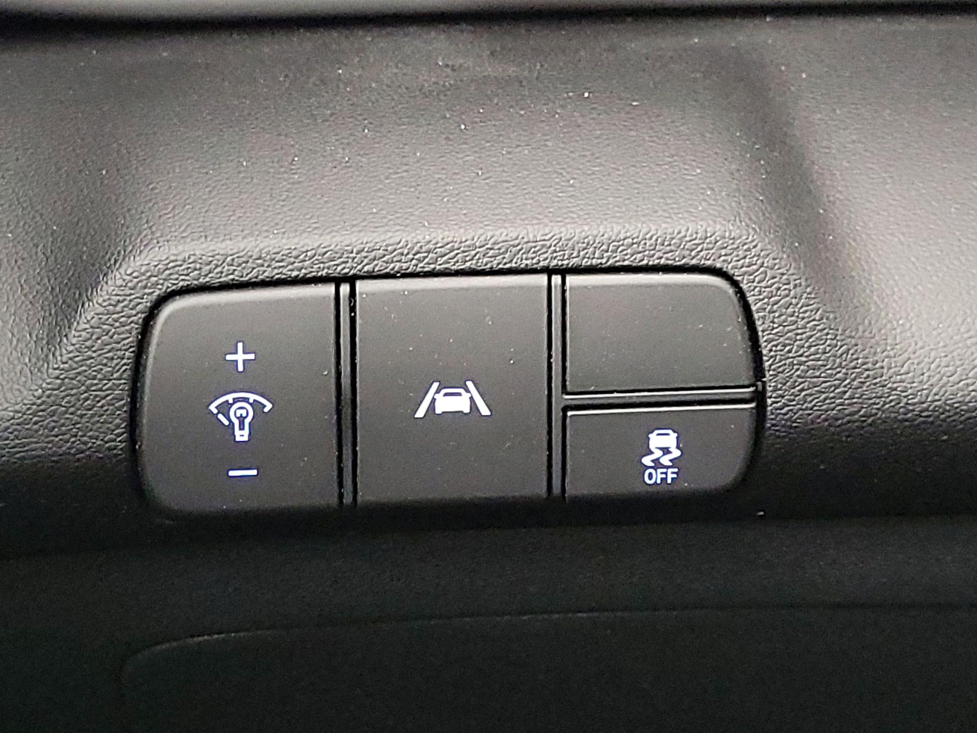 Thumbnail: 2023 Hyundai Elantra - 13