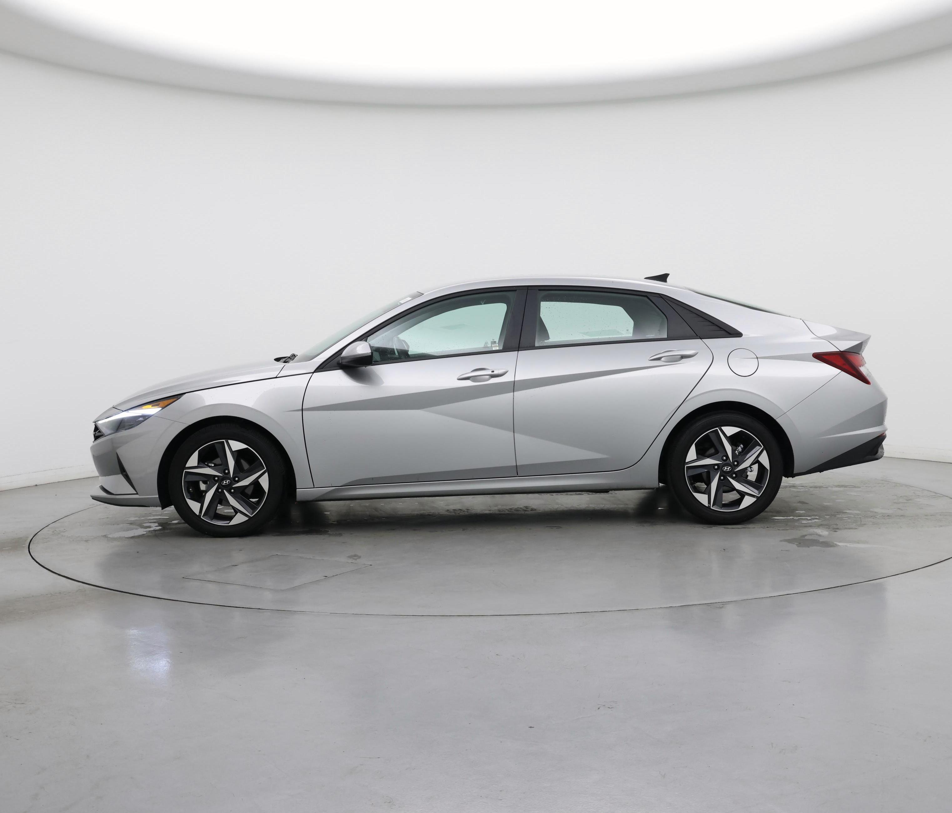 Thumbnail: 2023 Hyundai Elantra - 3