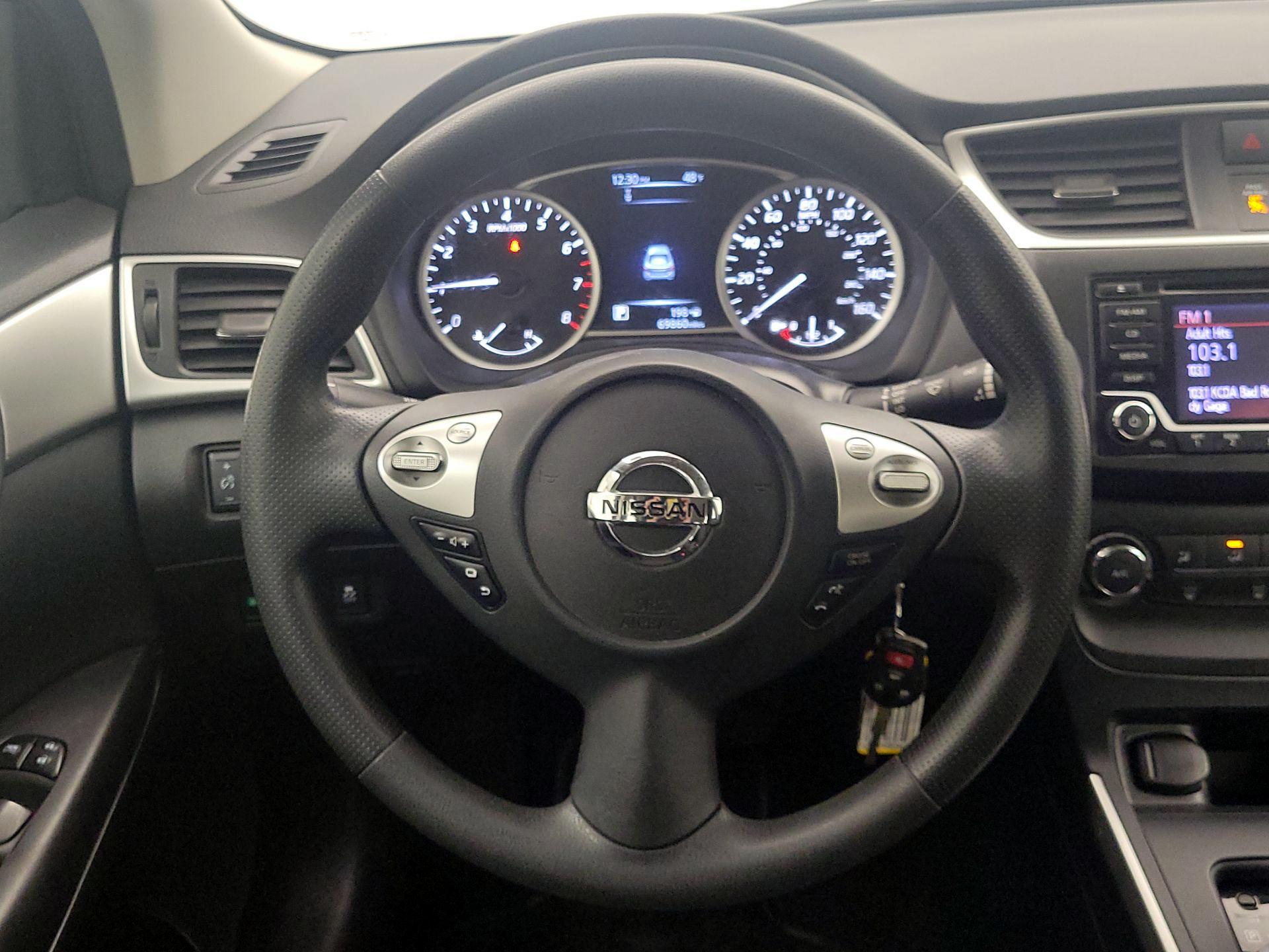 Thumbnail: 2018 Nissan Sentra - 10