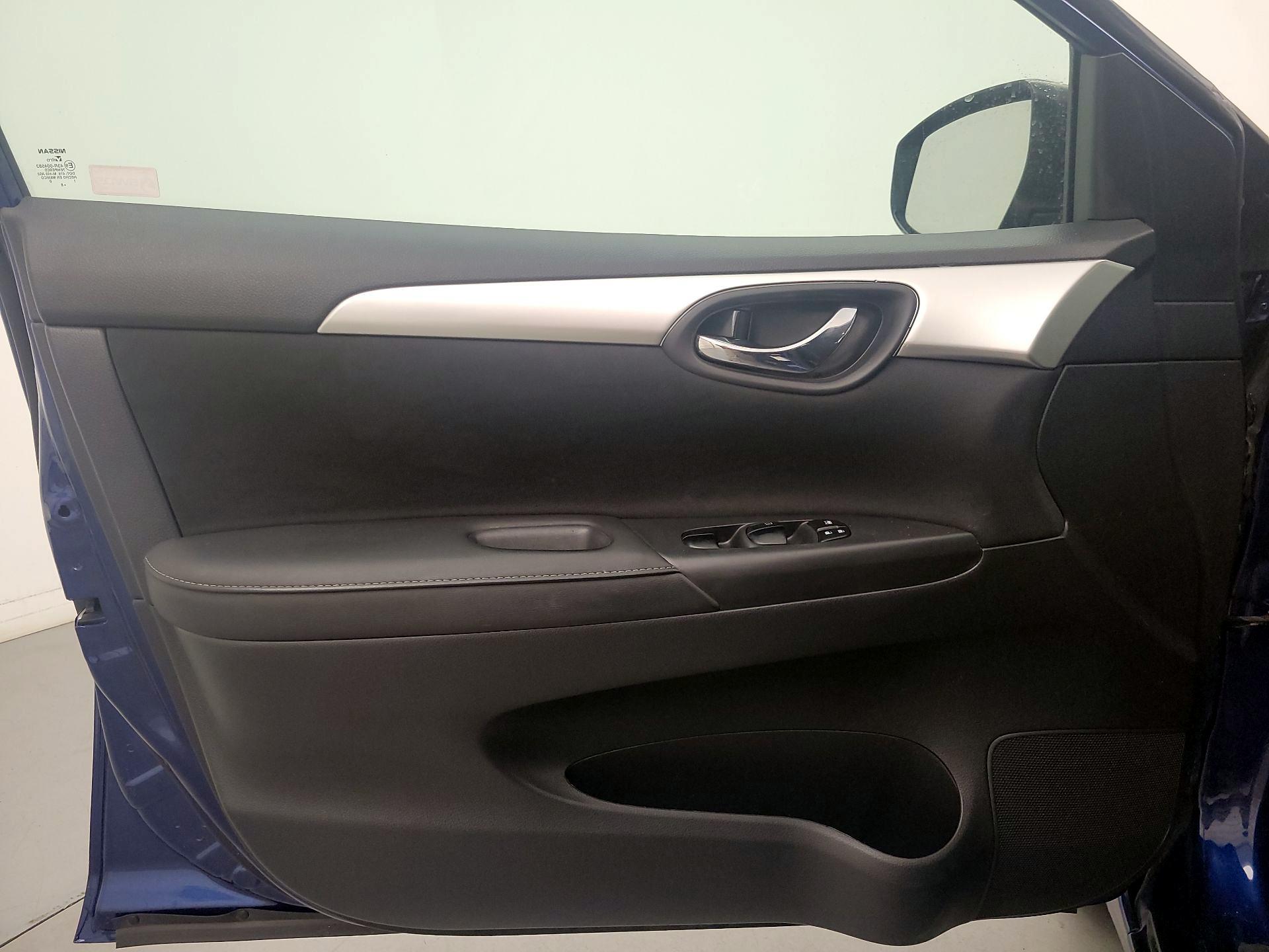 Thumbnail: 2018 Nissan Sentra - 12