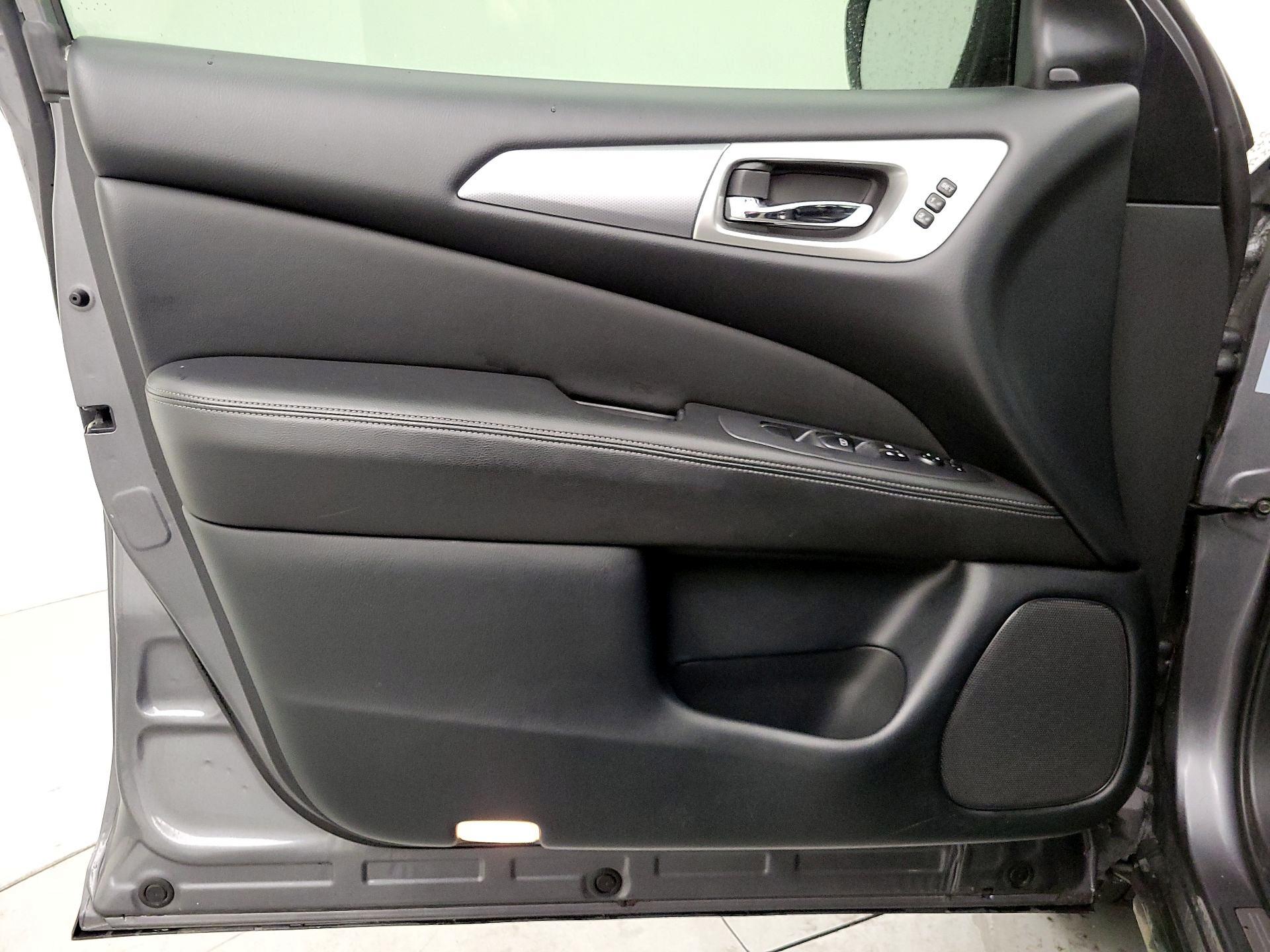 Thumbnail: 2019 Nissan Pathfinder - 12