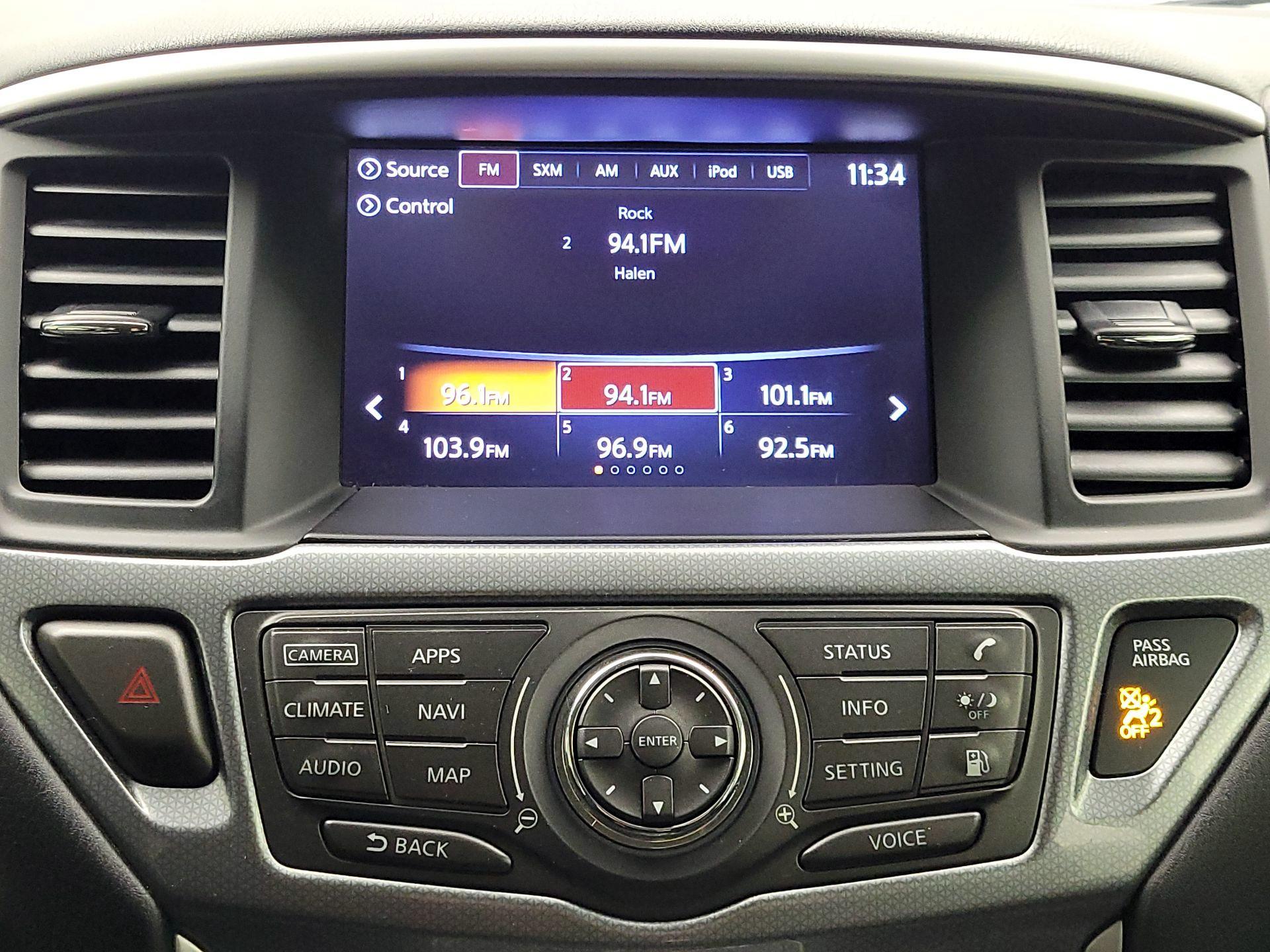 Thumbnail: 2019 Nissan Pathfinder - 16