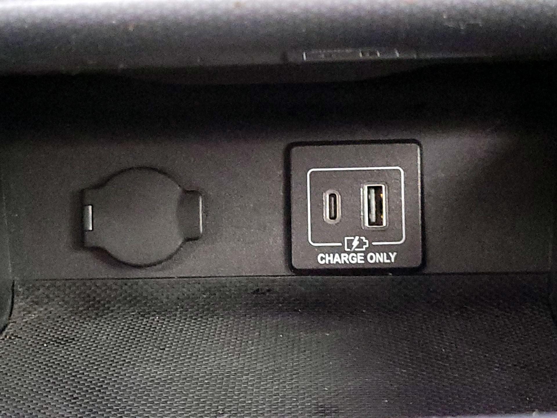 Thumbnail: 2019 Nissan Pathfinder - 19