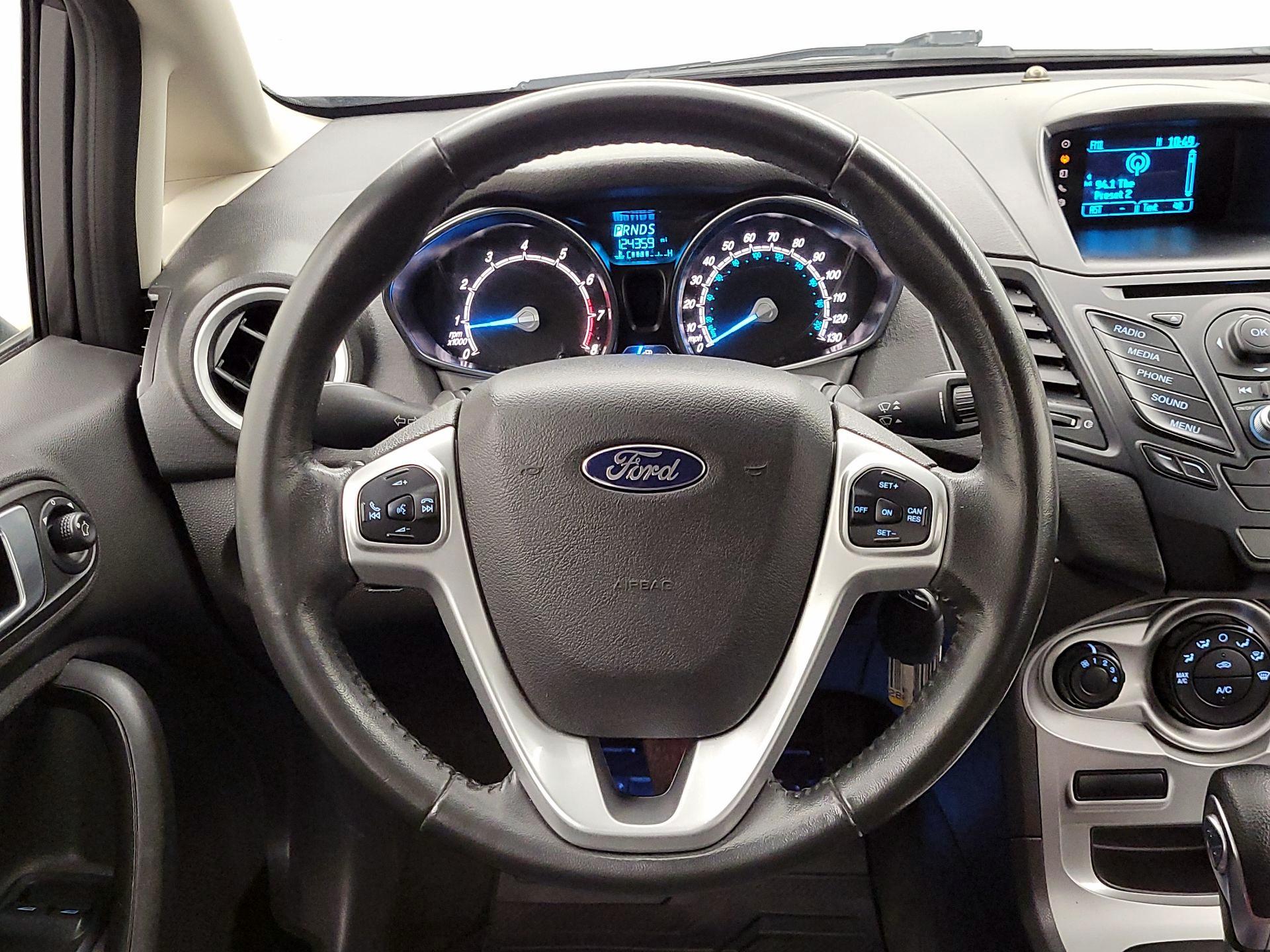 Thumbnail: 2015 Ford Fiesta - 10