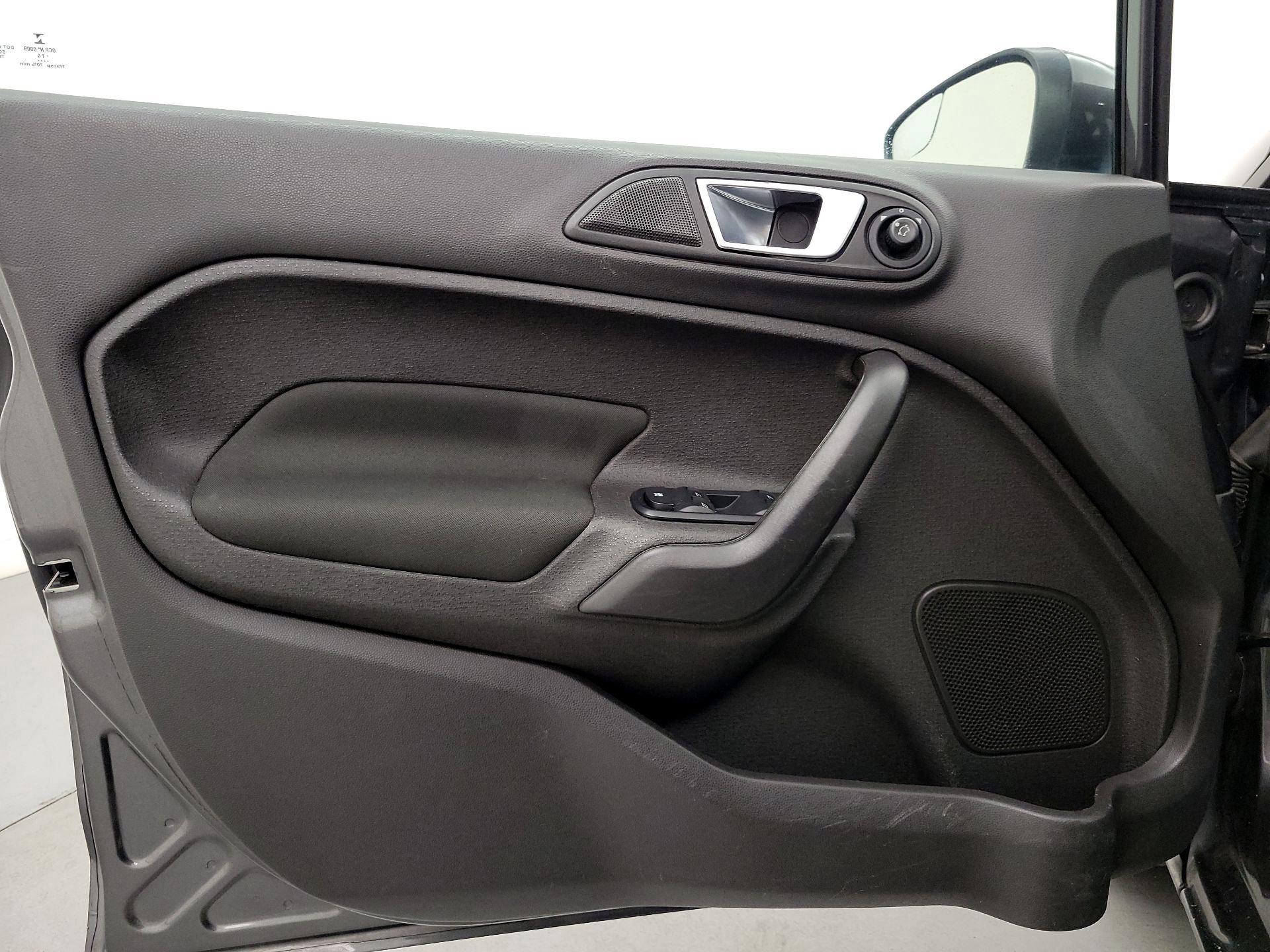 Thumbnail: 2015 Ford Fiesta - 12