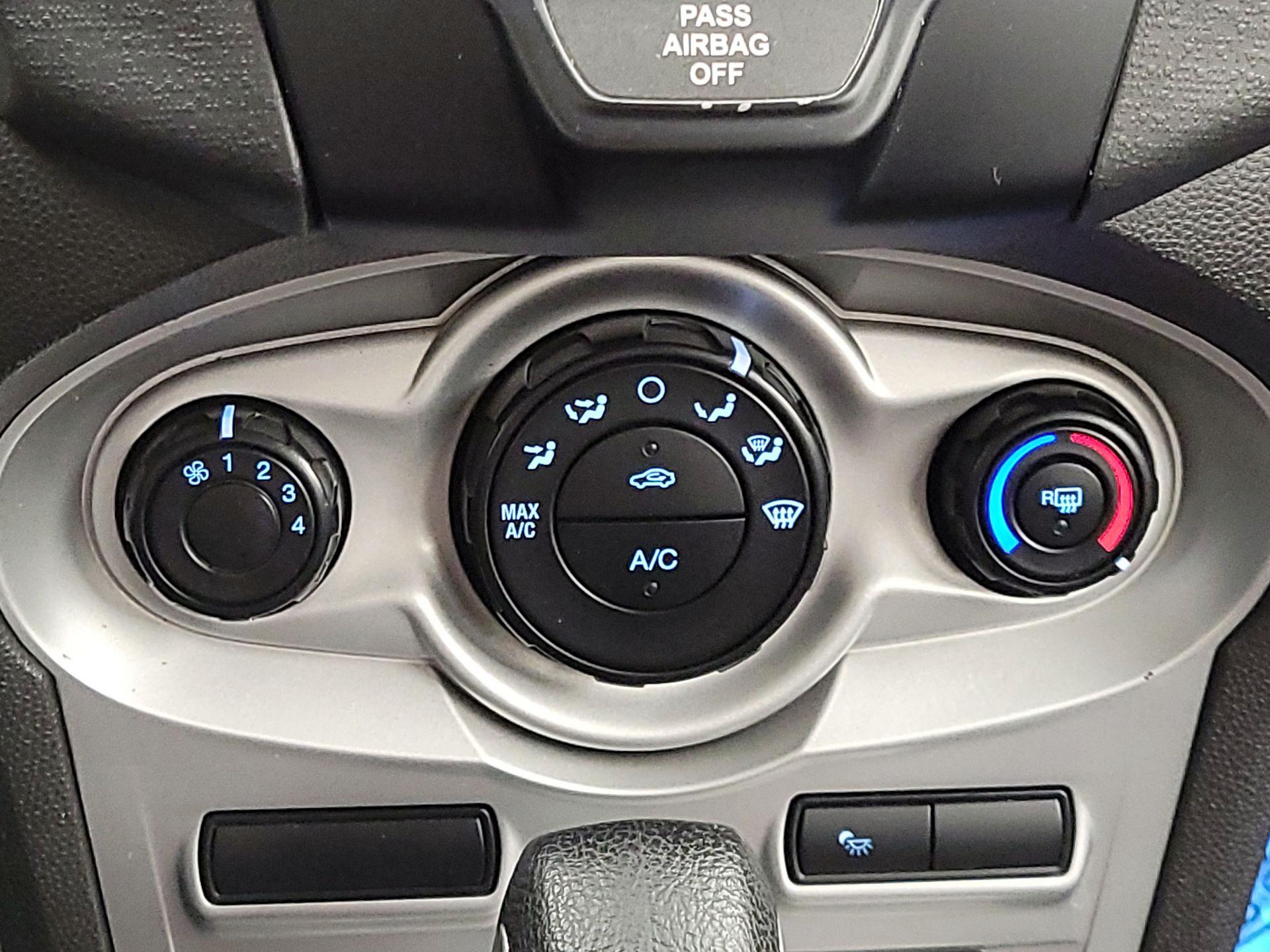 Thumbnail: 2015 Ford Fiesta - 15