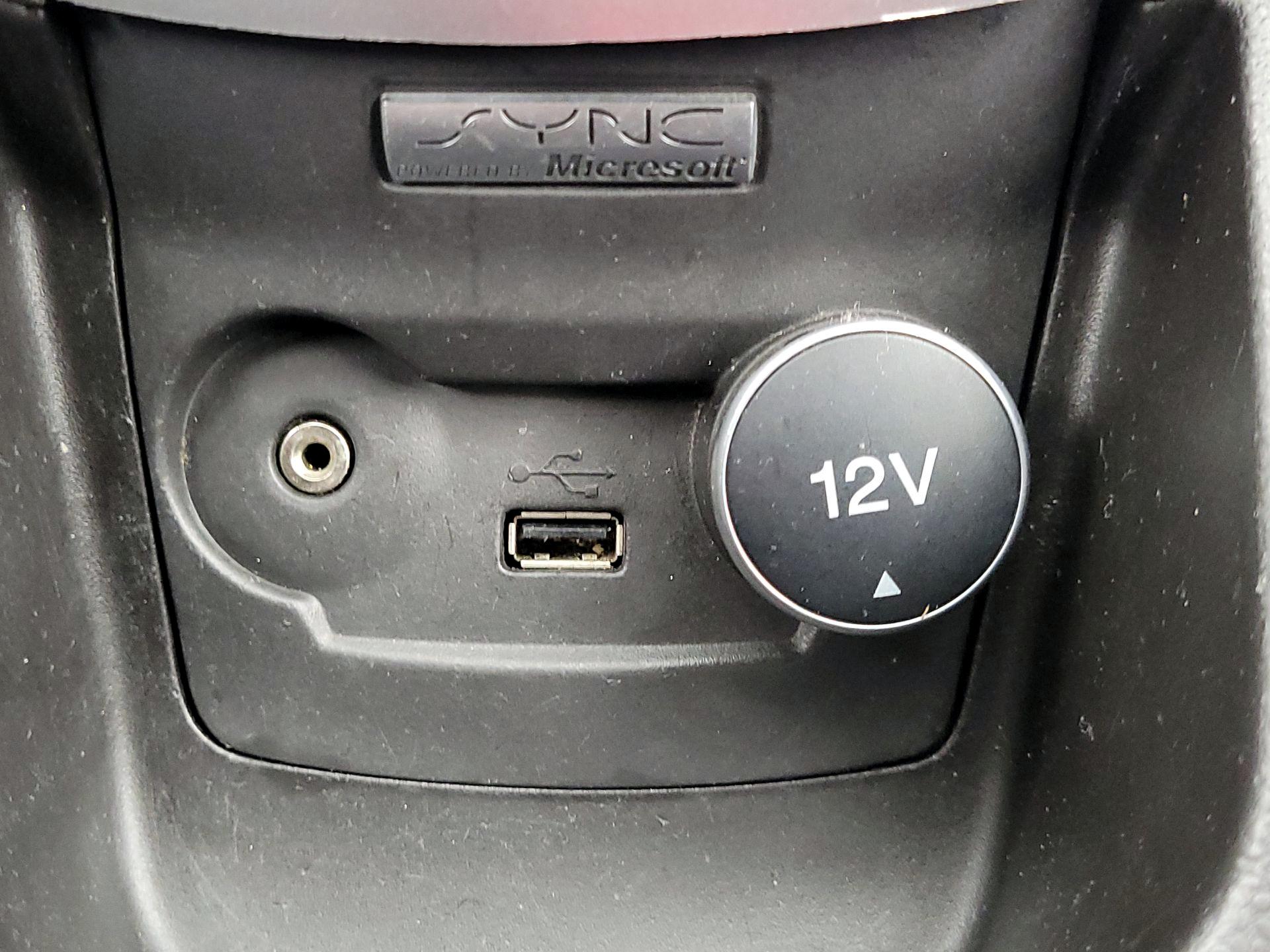 Thumbnail: 2015 Ford Fiesta - 17