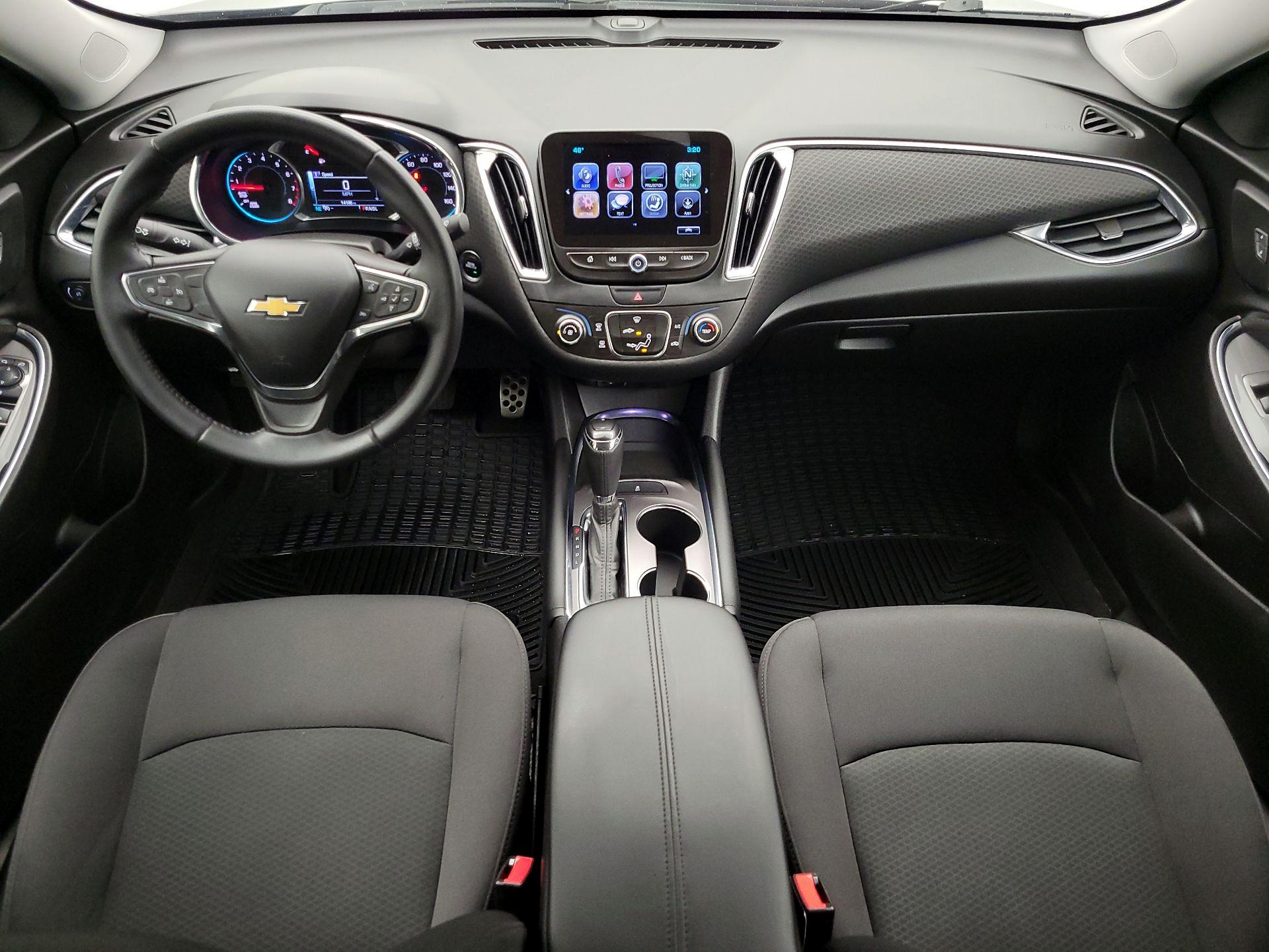 Thumbnail: 2017 Chevrolet Malibu - 9