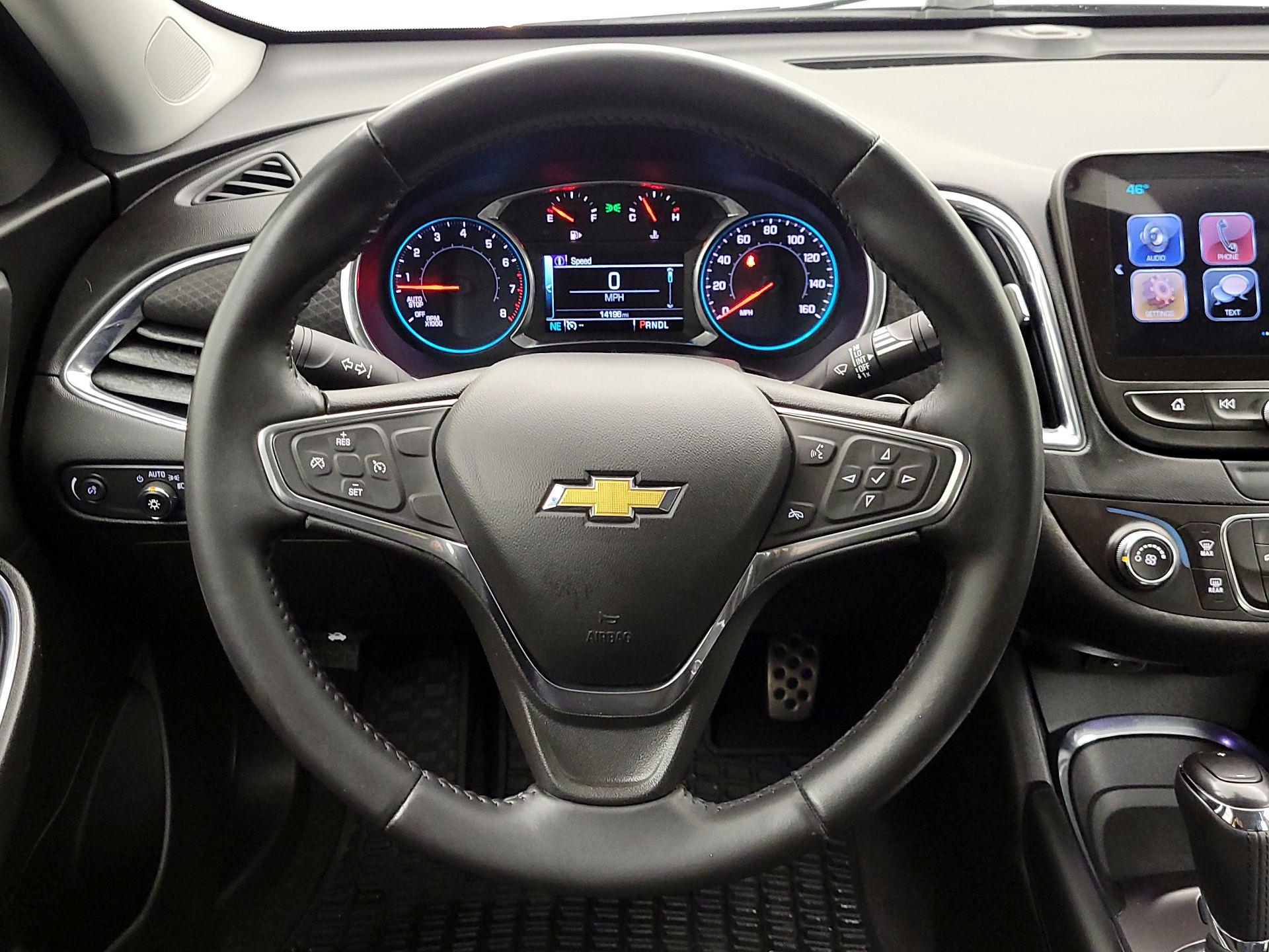 Thumbnail: 2017 Chevrolet Malibu - 10