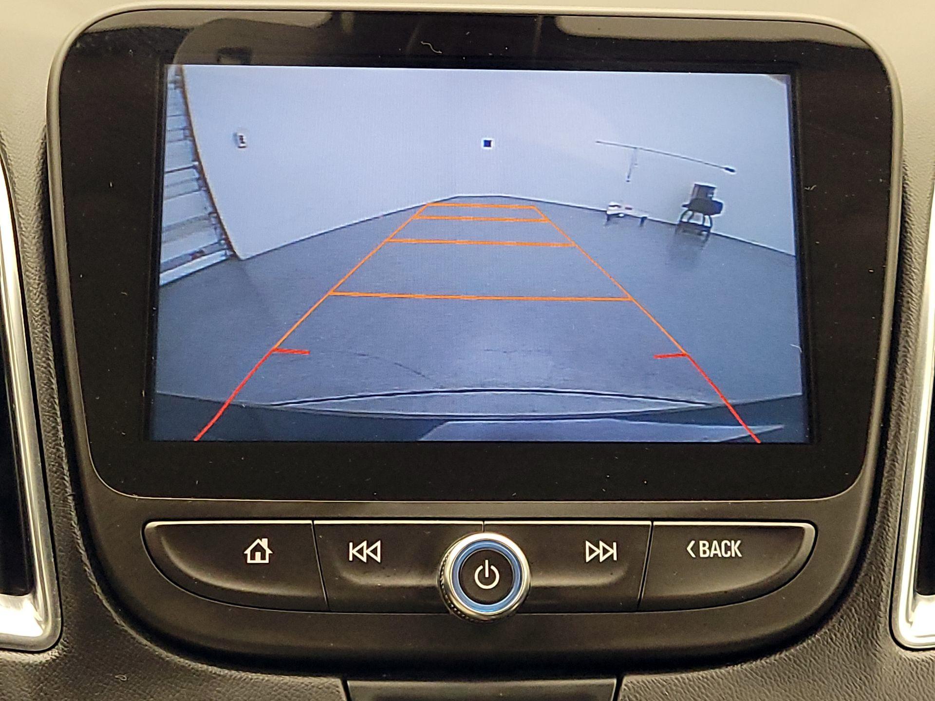 Thumbnail: 2017 Chevrolet Malibu - 14