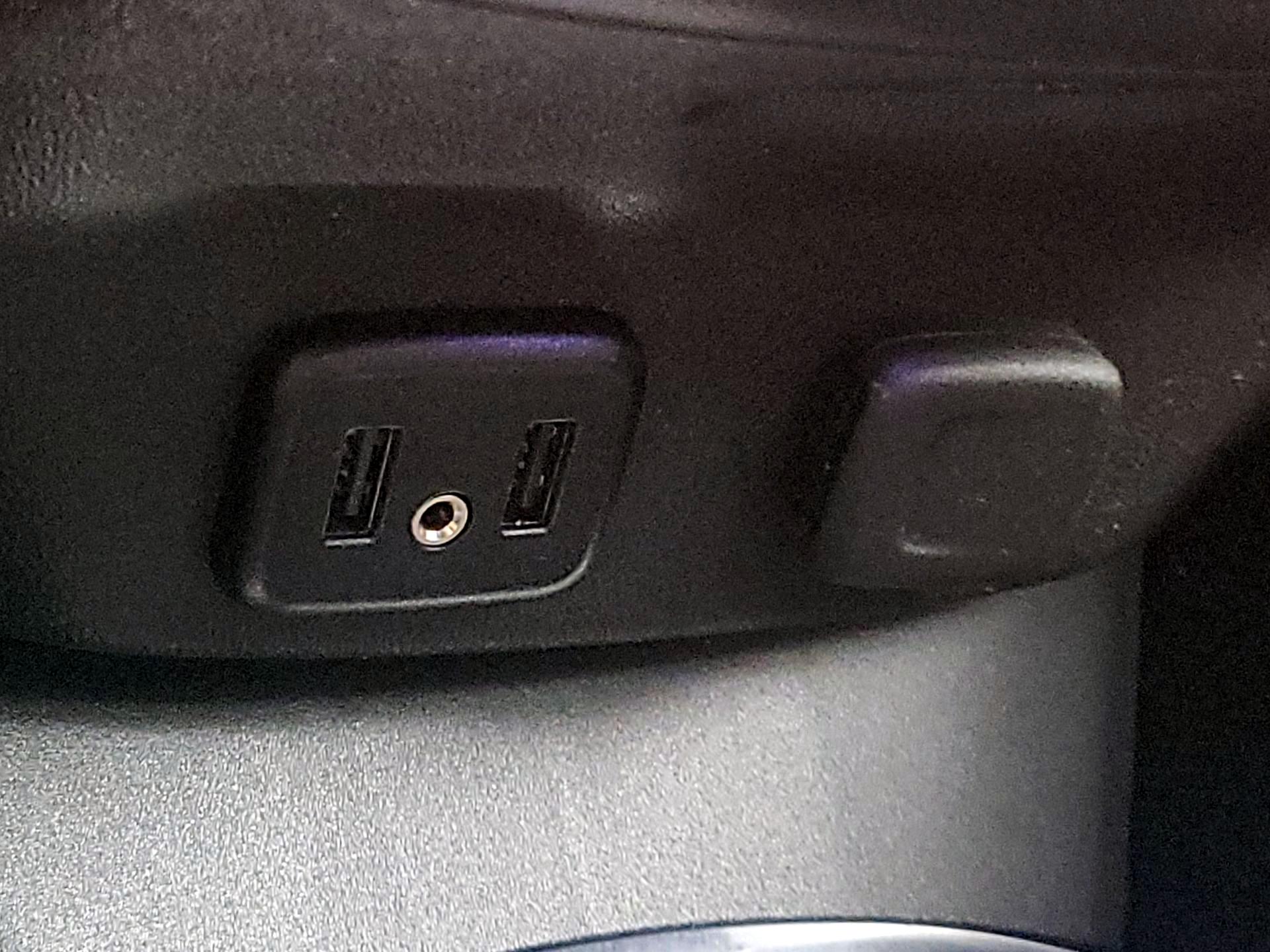 Thumbnail: 2017 Chevrolet Malibu - 18