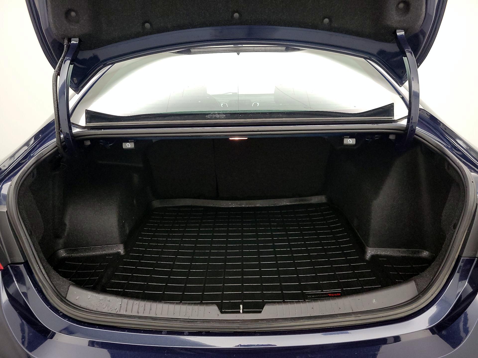 Thumbnail: 2017 Chevrolet Malibu - 20