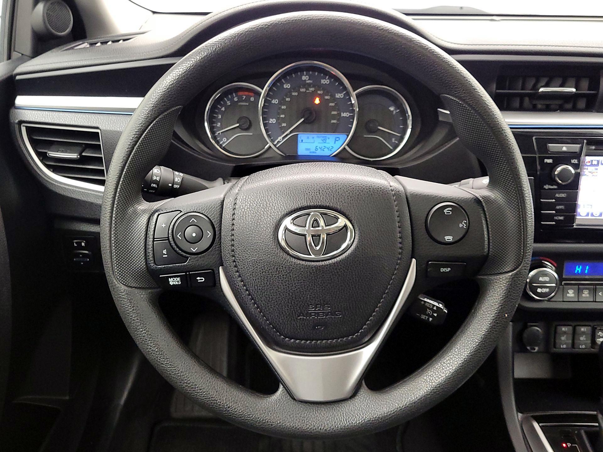 Thumbnail: 2015 Toyota Corolla - 10