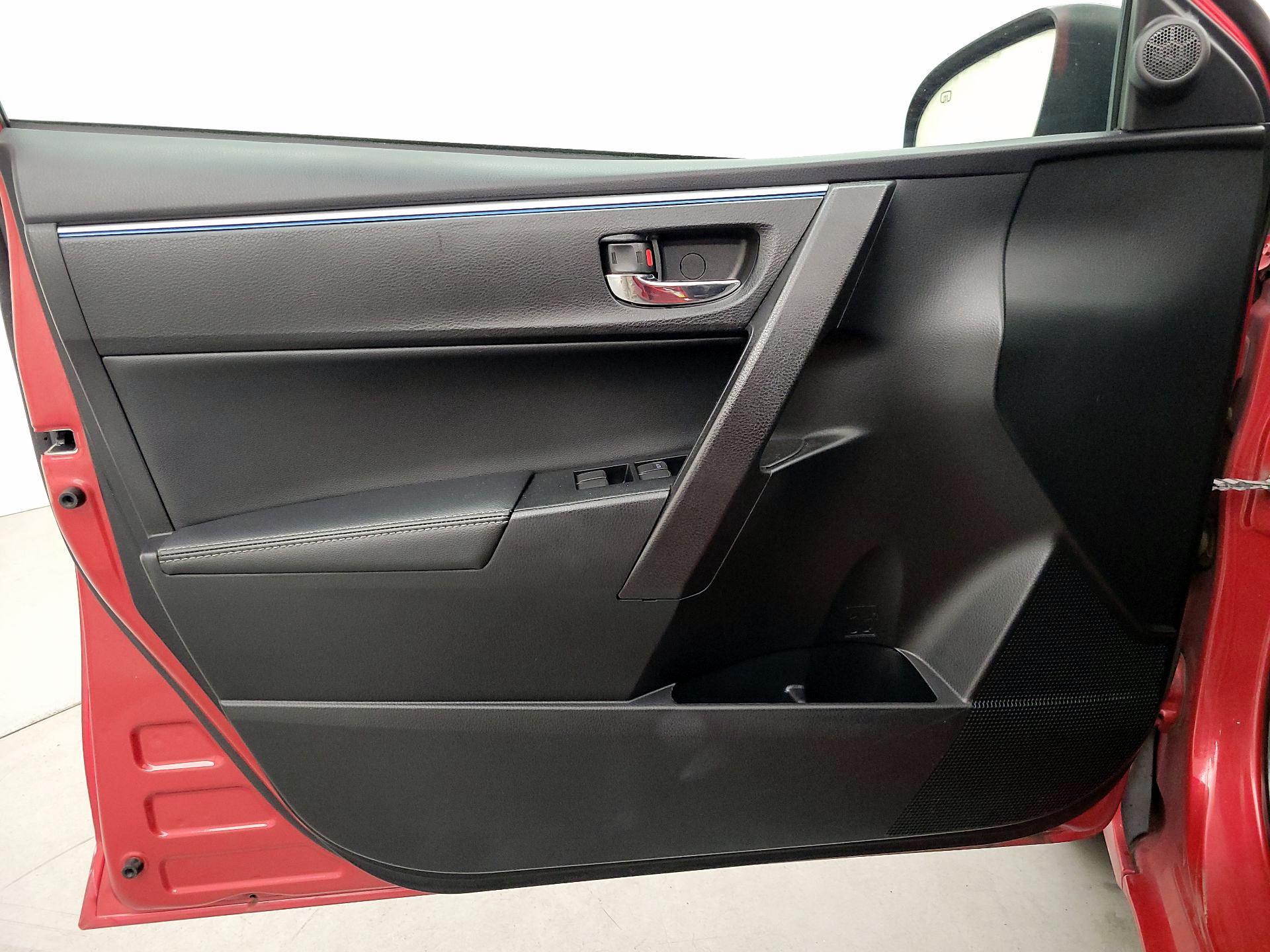 Thumbnail: 2015 Toyota Corolla - 12