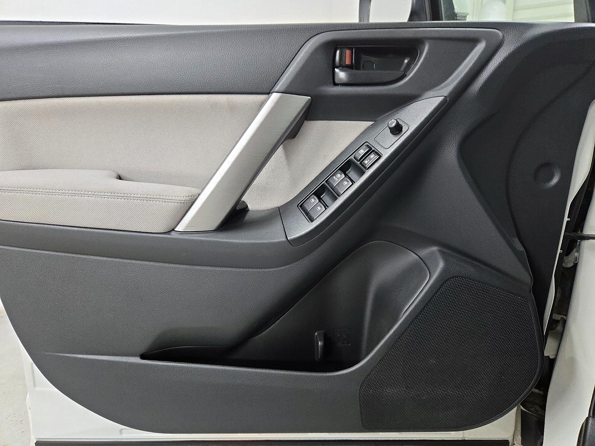 Thumbnail: 2015 Subaru Forester - 12