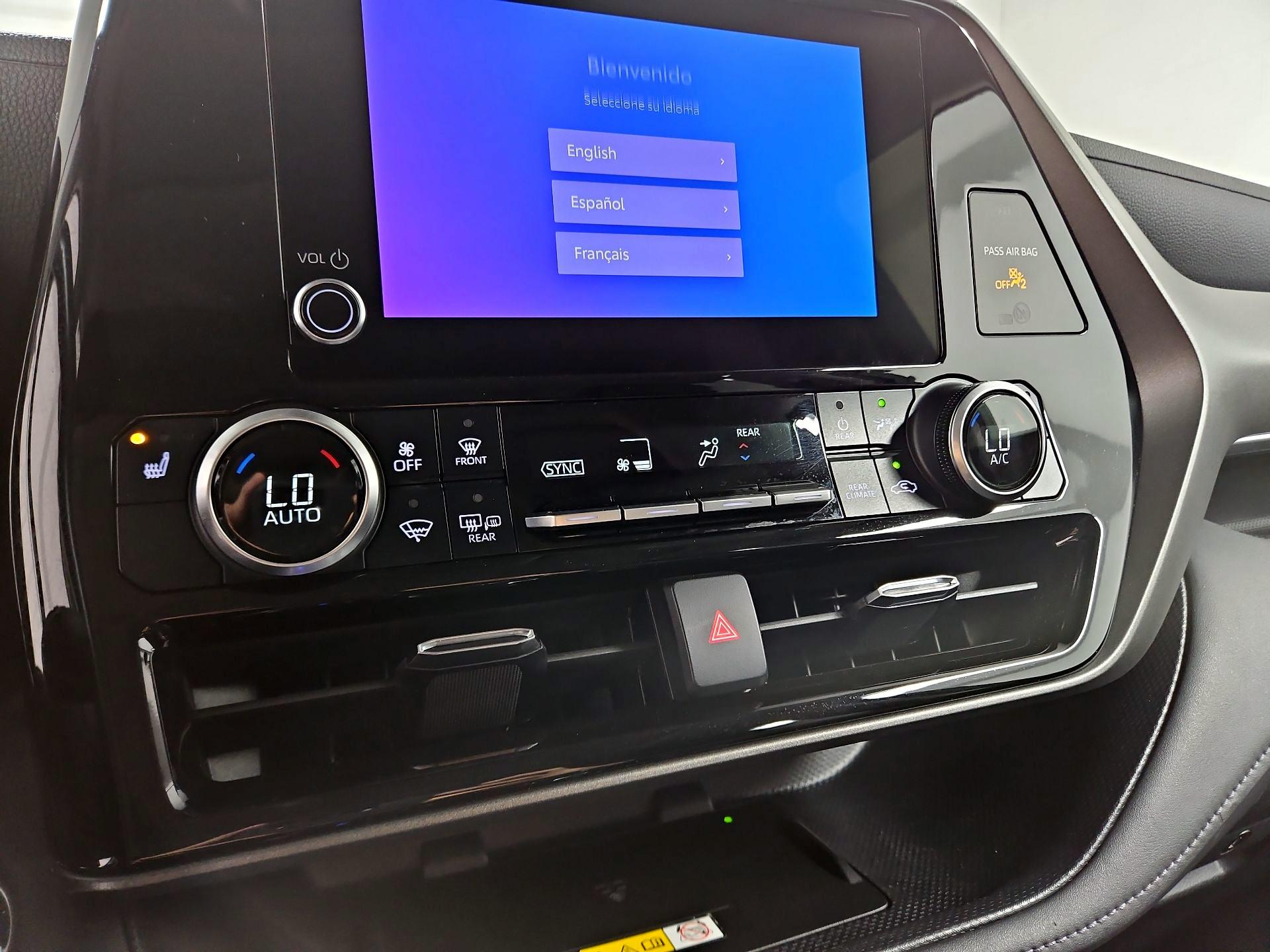 Thumbnail: 2023 Toyota Highlander - 16