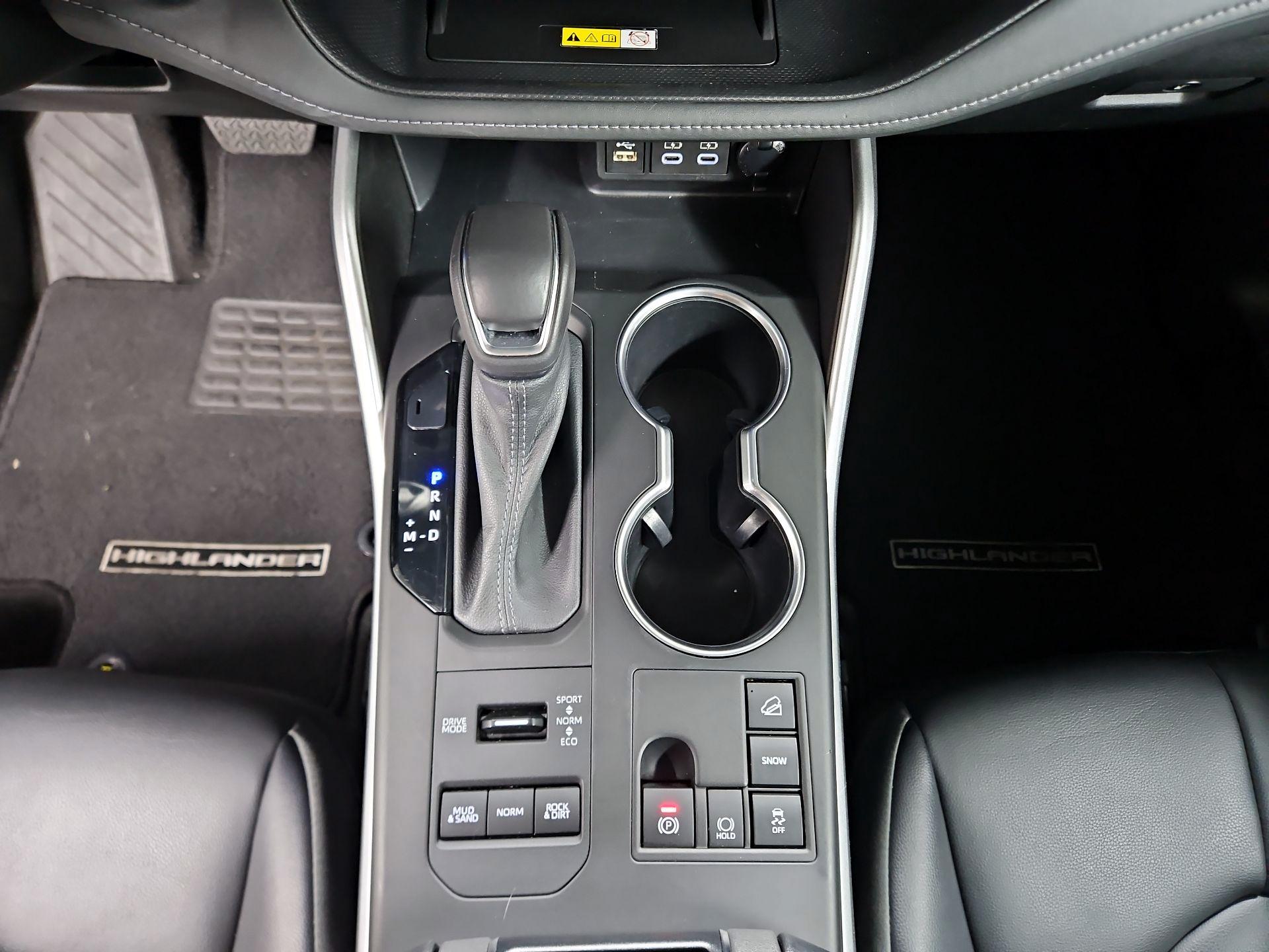 Thumbnail: 2023 Toyota Highlander - 17