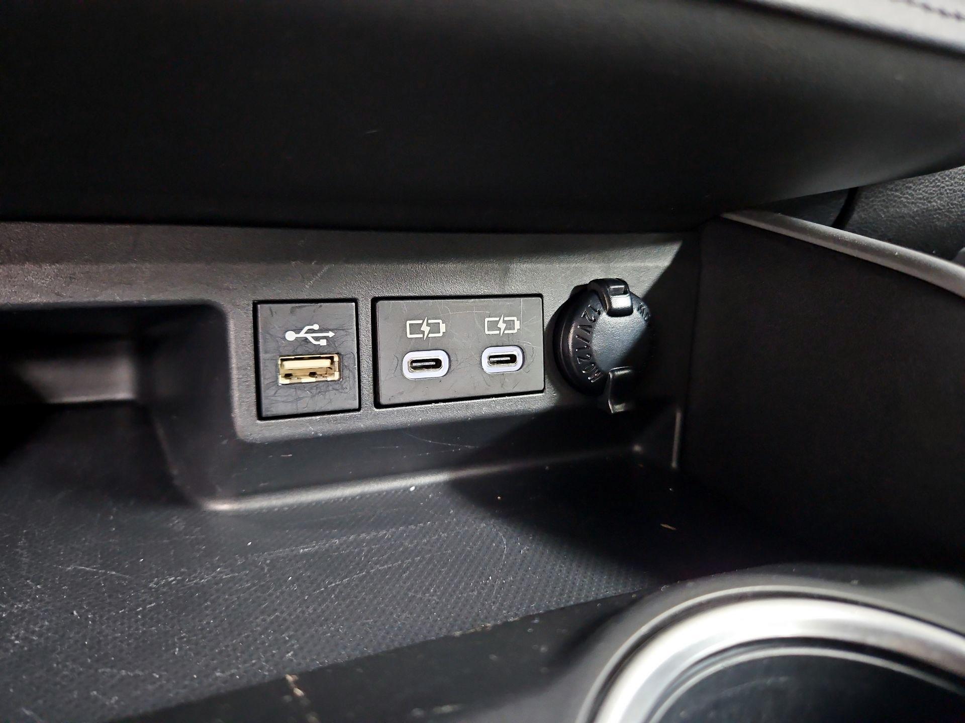 Thumbnail: 2023 Toyota Highlander - 18