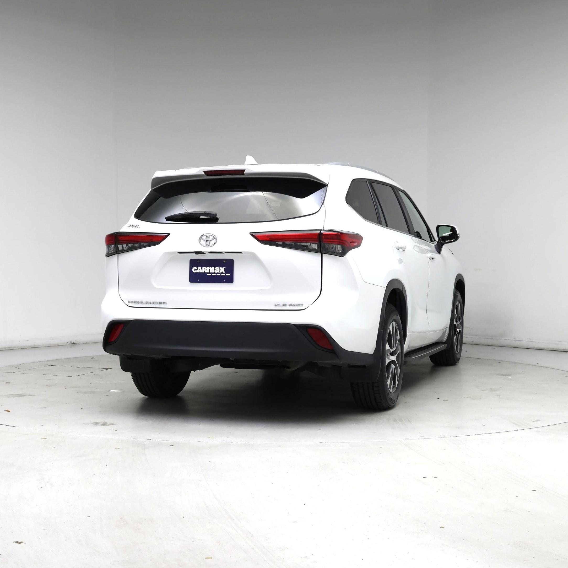 Thumbnail: 2023 Toyota Highlander - 8