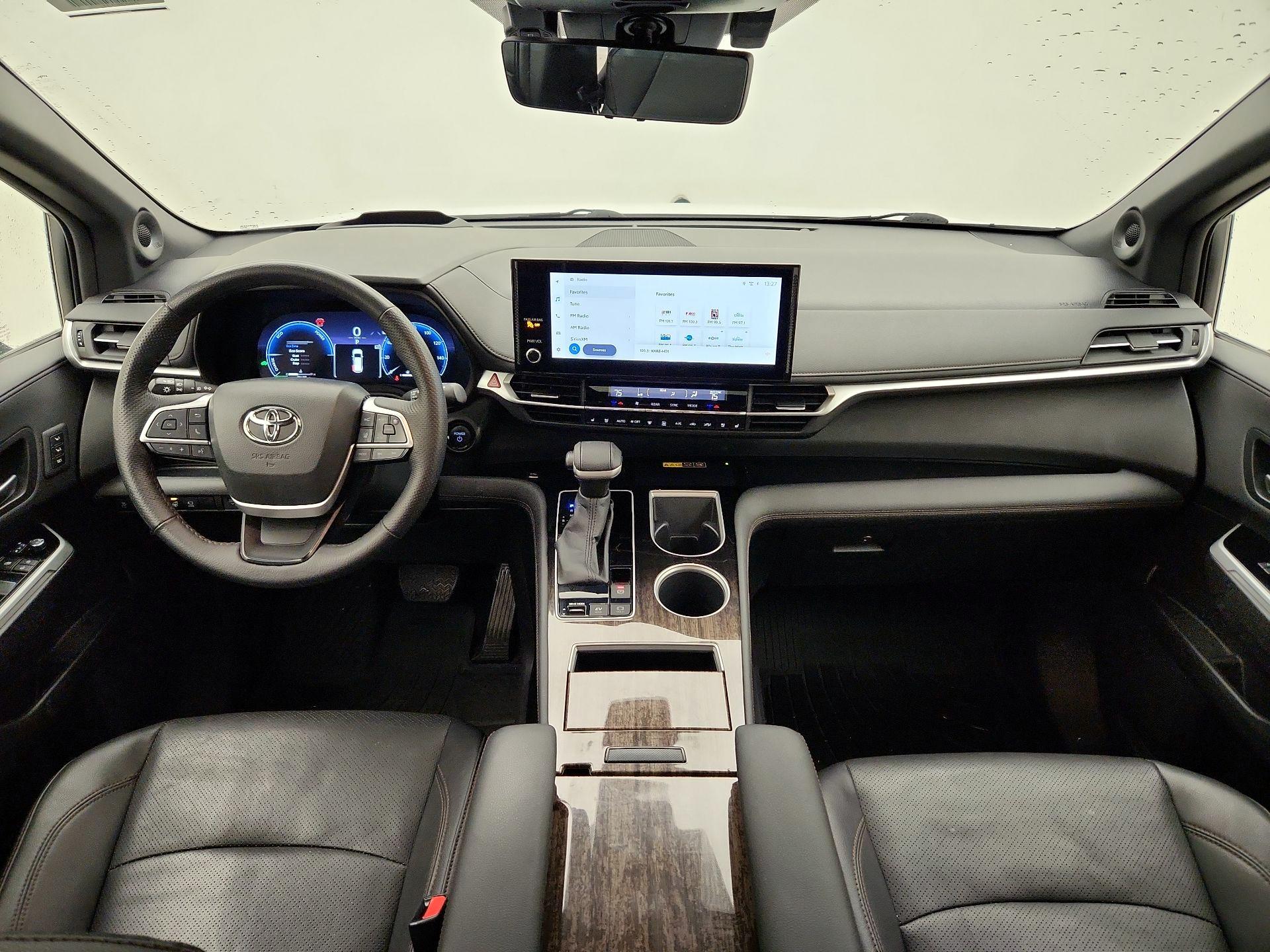 Thumbnail: 2025 Toyota Sienna - 9