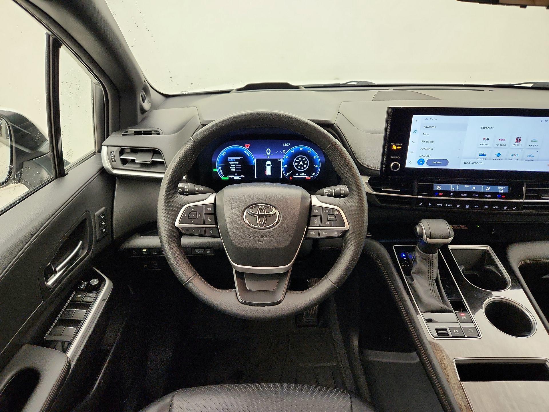 Thumbnail: 2025 Toyota Sienna - 10