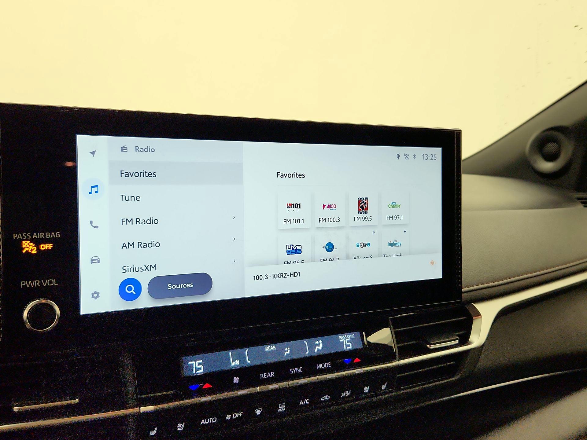 Thumbnail: 2025 Toyota Sienna - 15