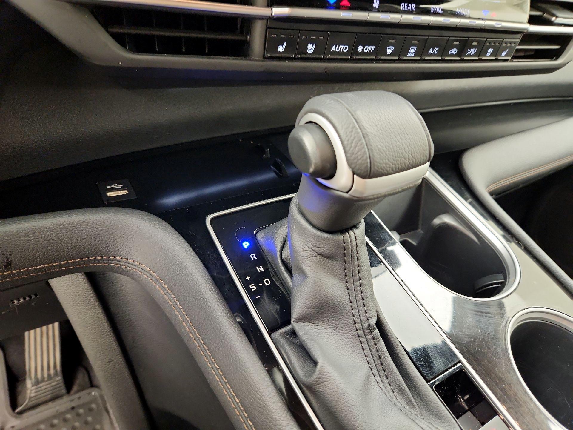 Thumbnail: 2025 Toyota Sienna - 17