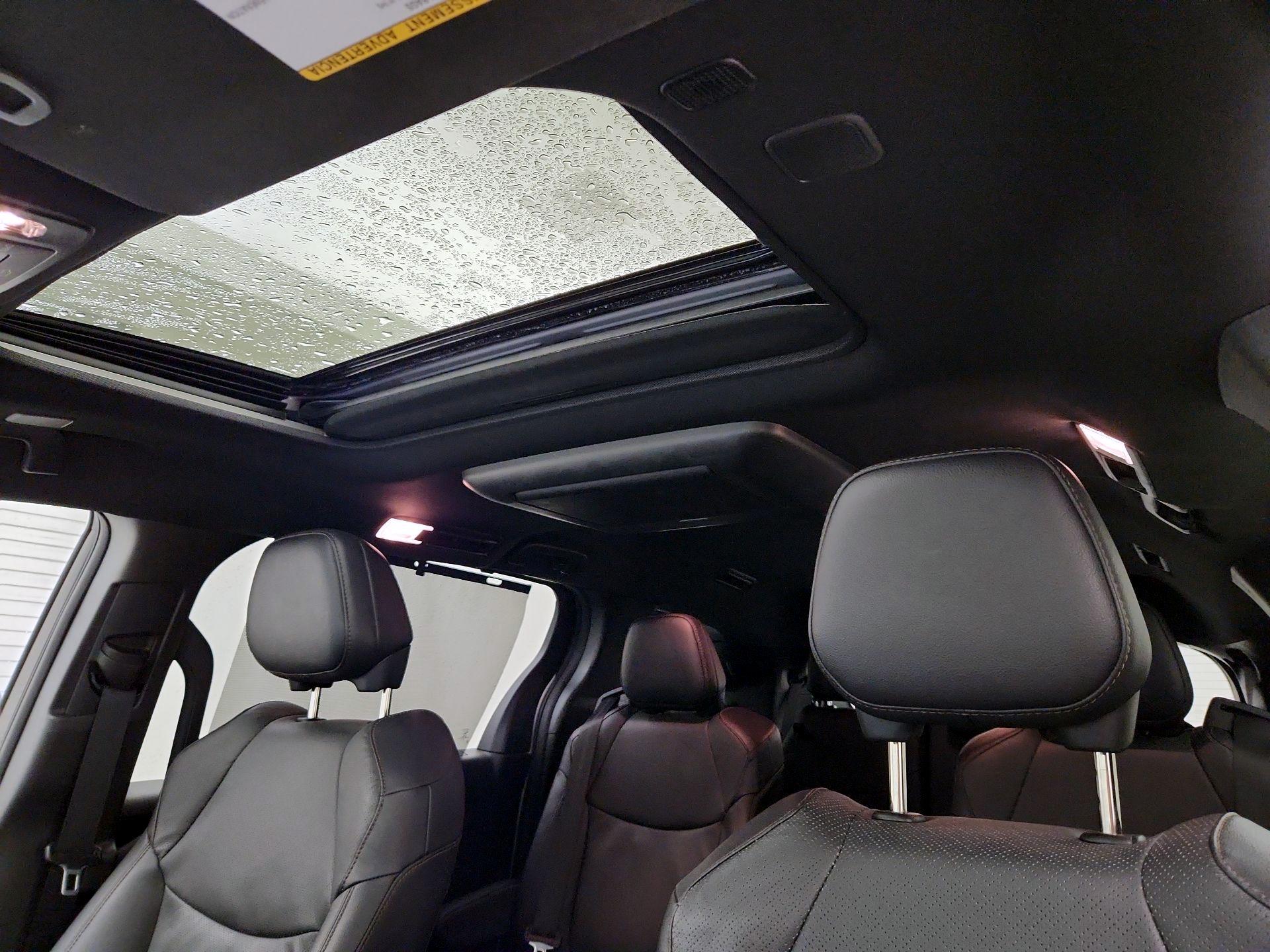 Thumbnail: 2025 Toyota Sienna - 19