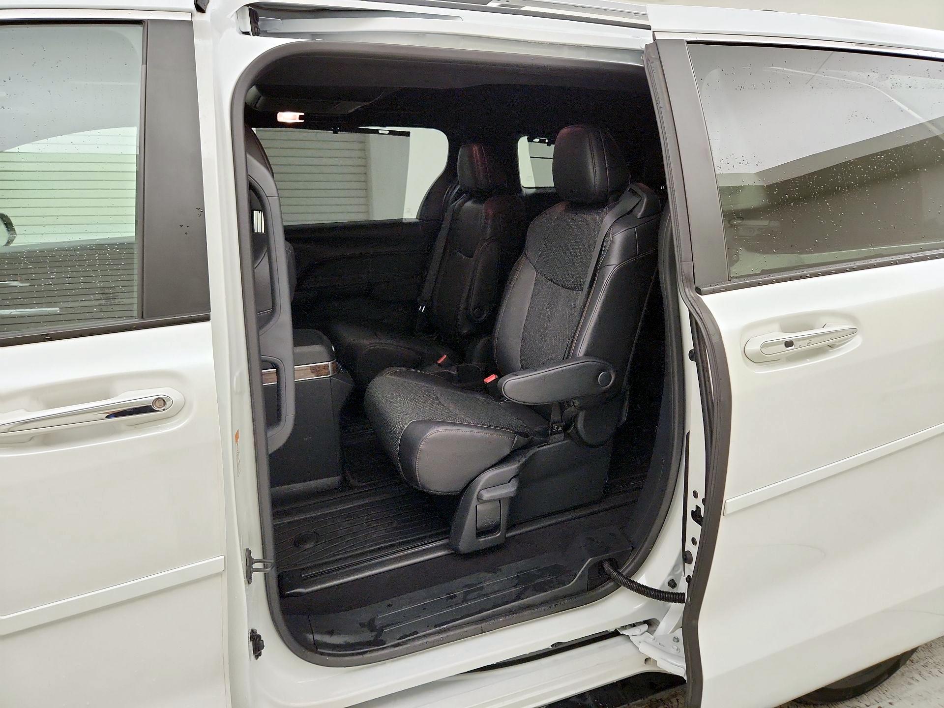 Thumbnail: 2025 Toyota Sienna - 20