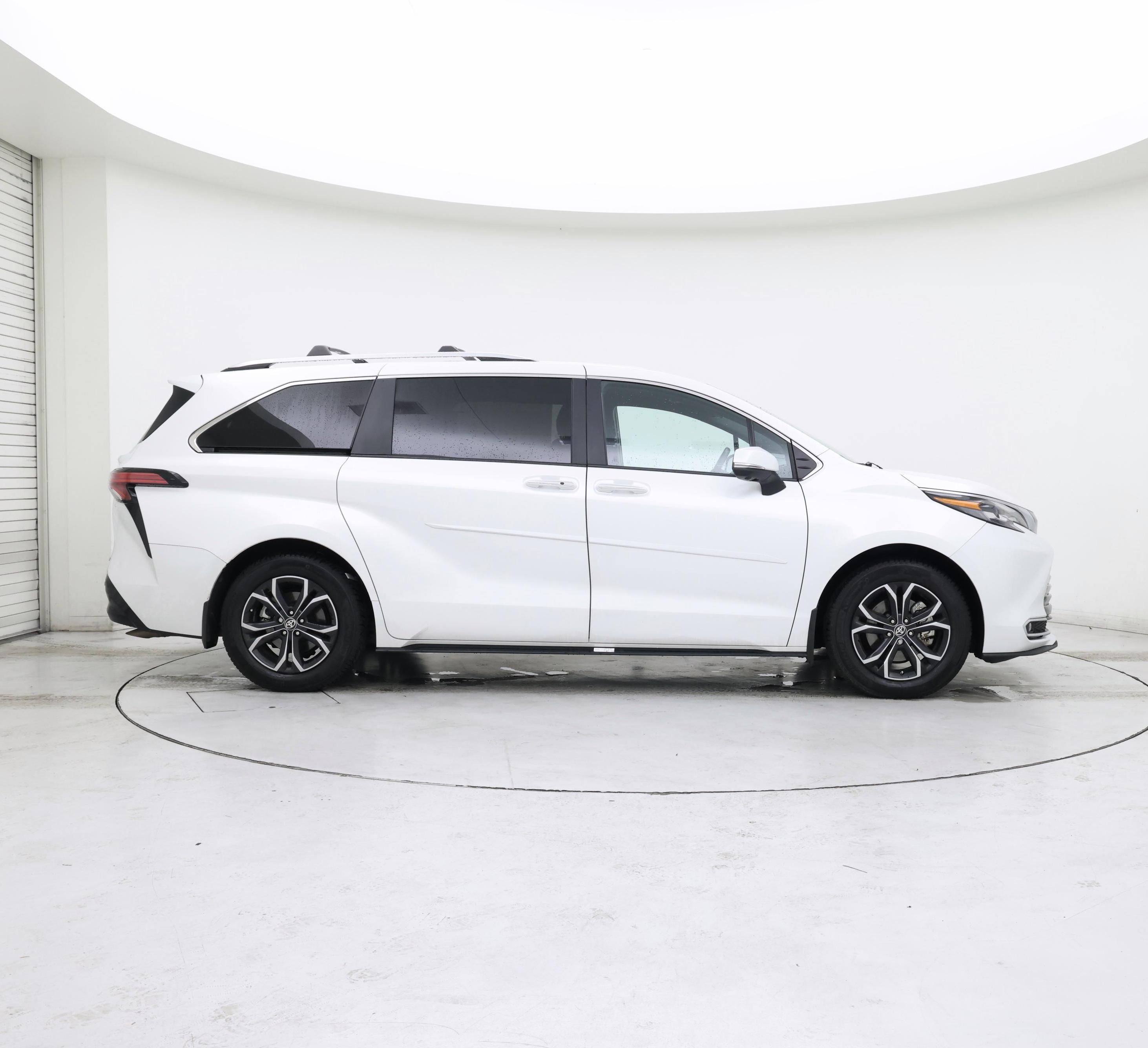 Thumbnail: 2025 Toyota Sienna - 7