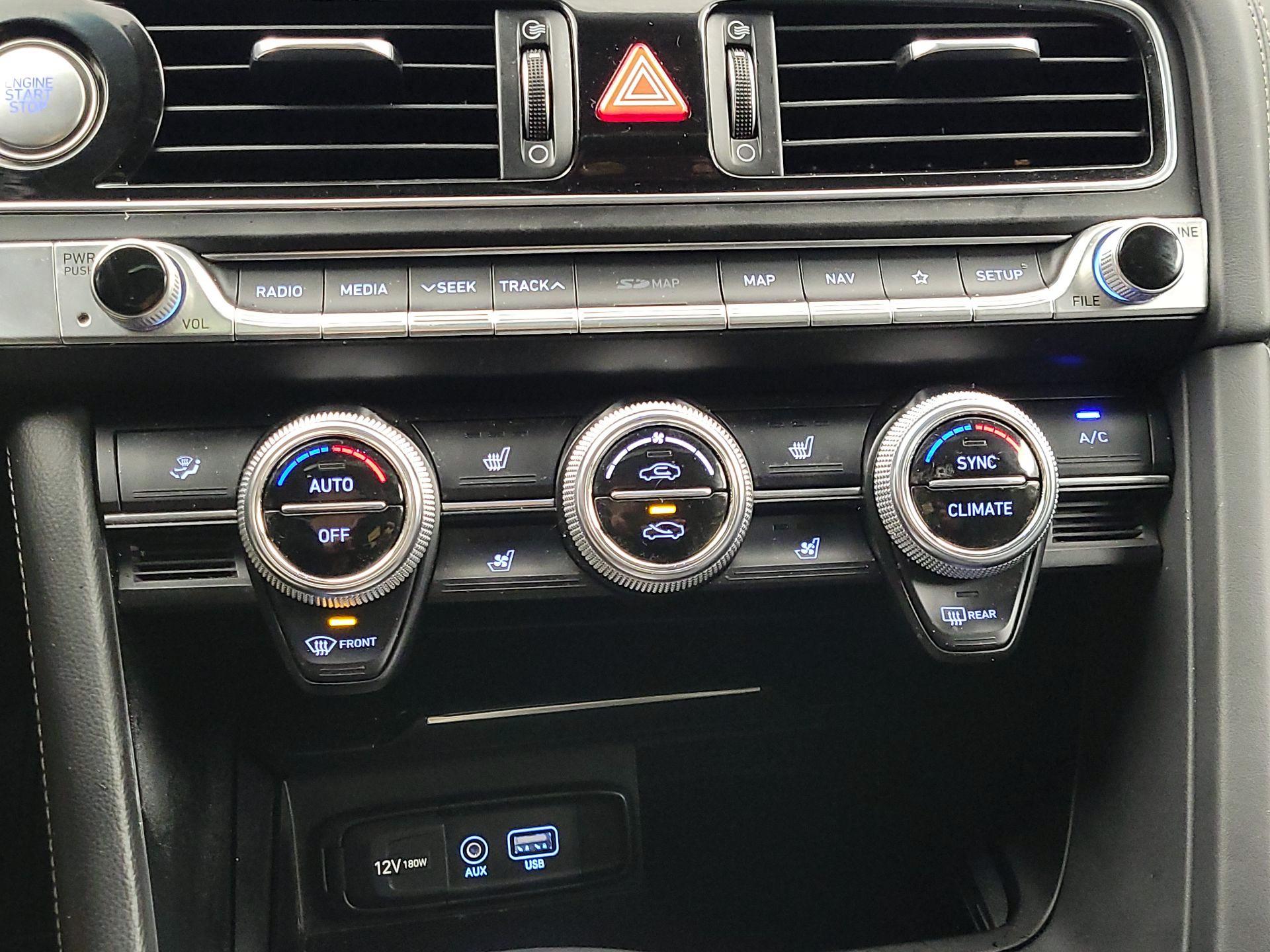 Thumbnail: 2019 Genesis G70 - 17