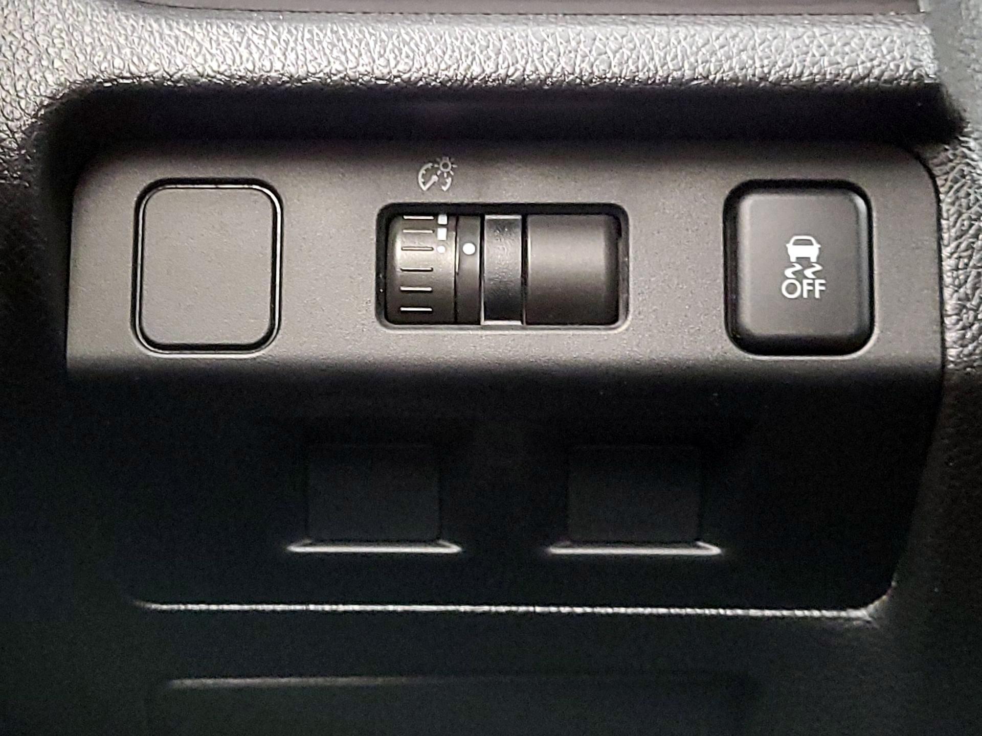 Thumbnail: 2014 Subaru Impreza - 13