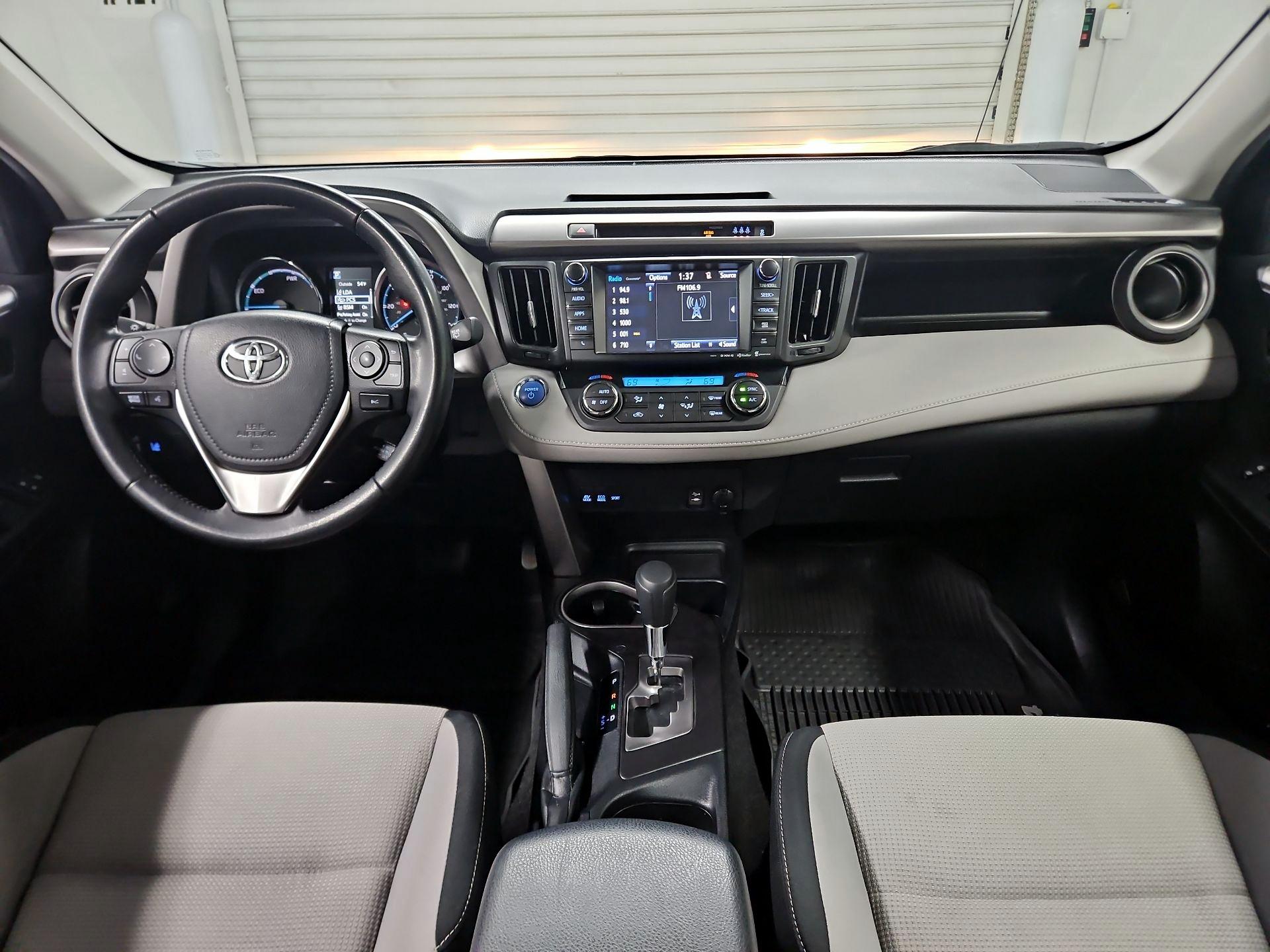 Thumbnail: 2018 Toyota RAV4 - 9