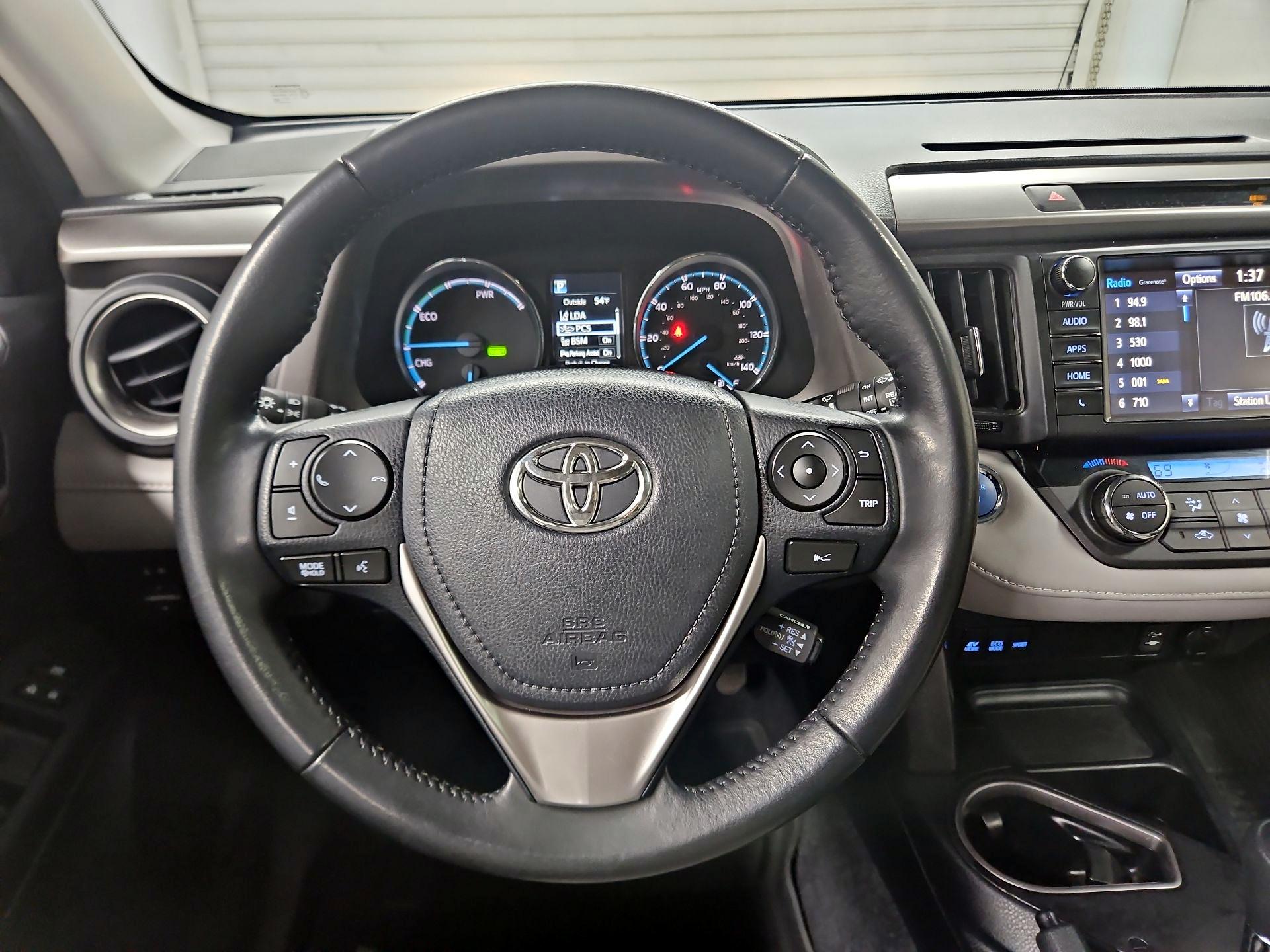 Thumbnail: 2018 Toyota RAV4 - 10