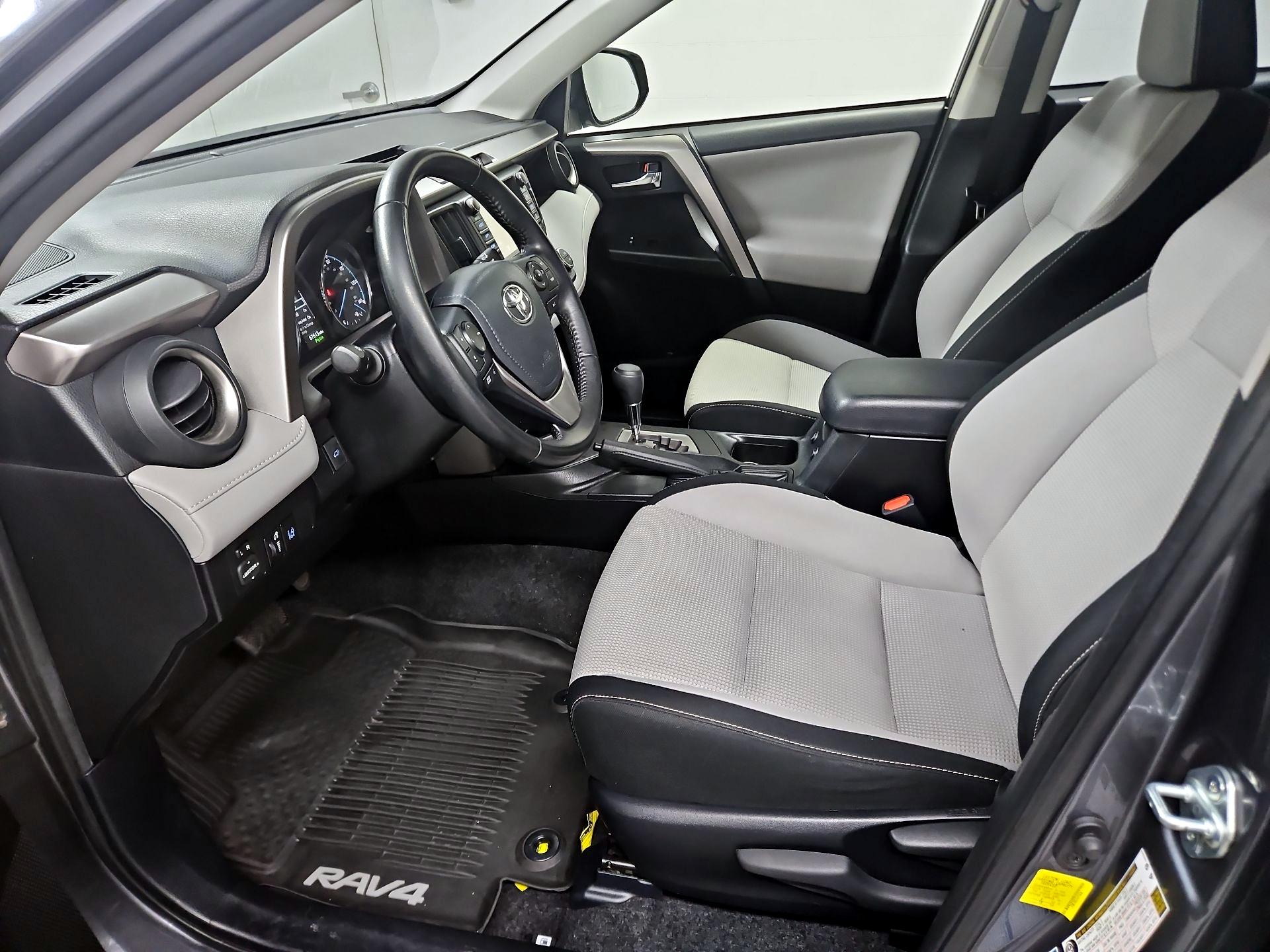 Thumbnail: 2018 Toyota RAV4 - 11