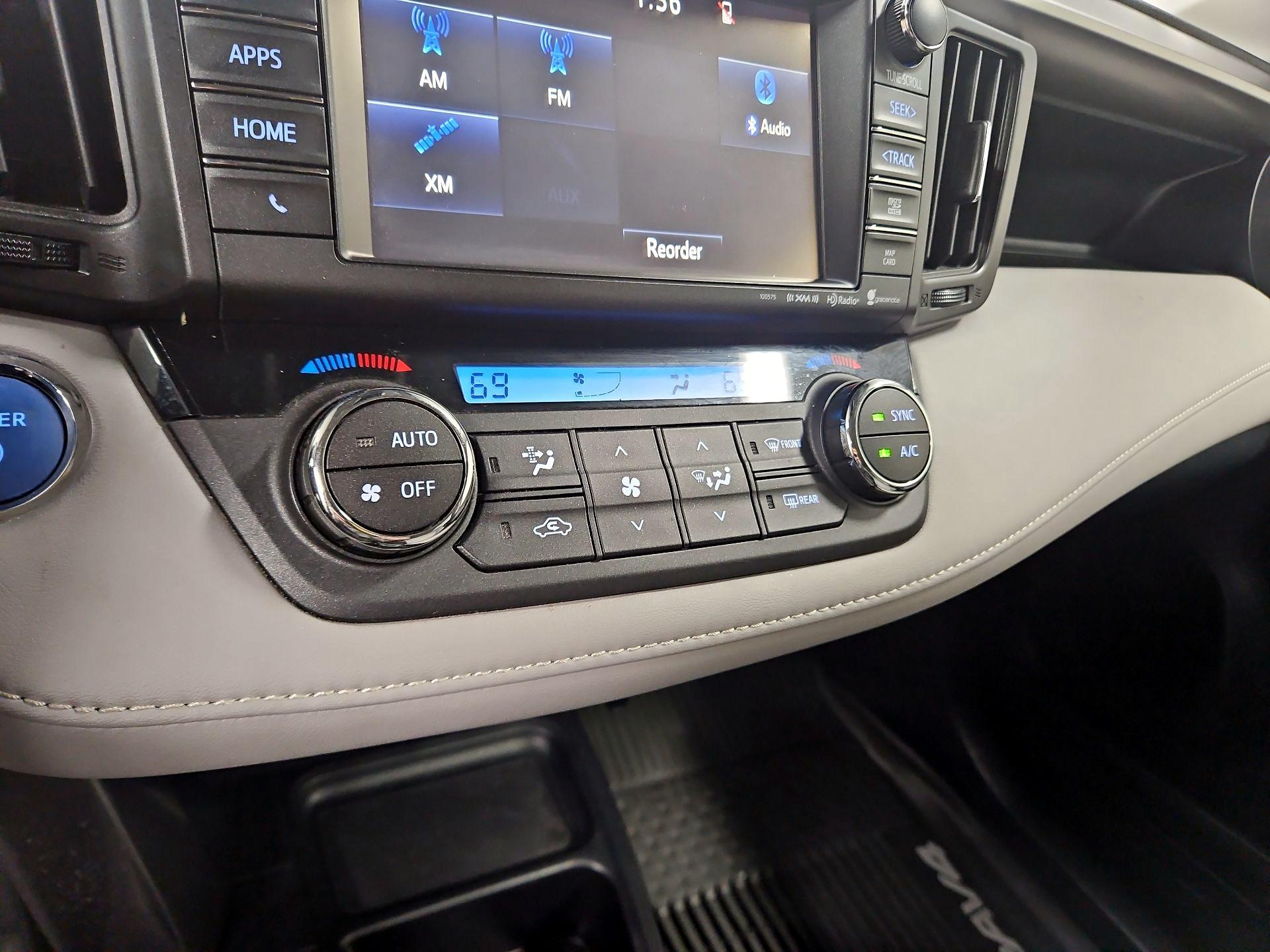 Thumbnail: 2018 Toyota RAV4 - 17